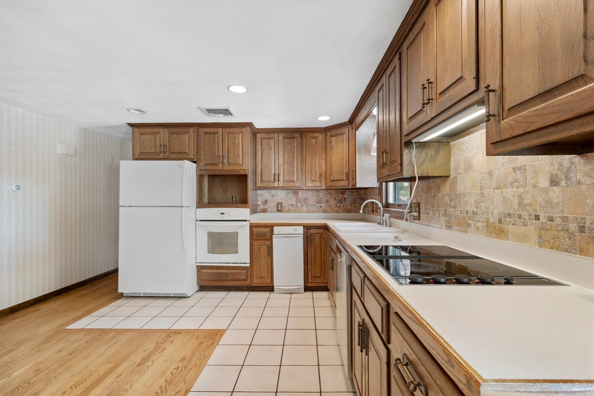 Single Family Residence at 11 Carousel Dr, Millbury MA 01527, Millbury, photo 12 of 42