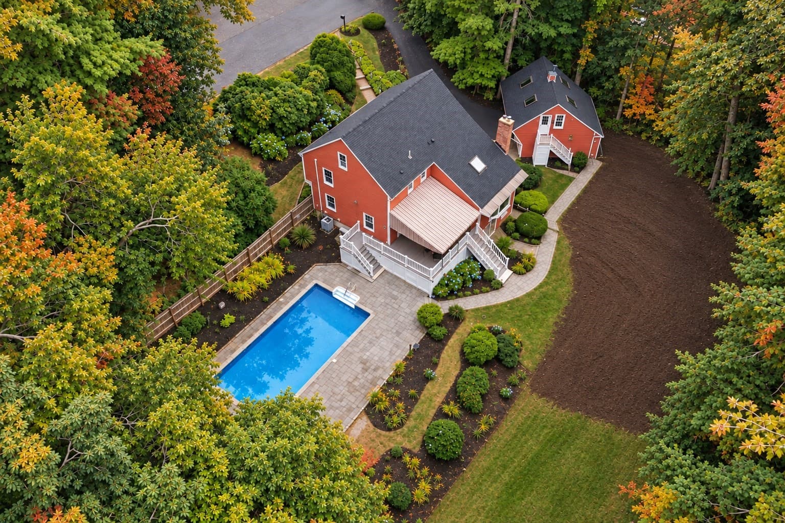 Single Family Residence at 8 Partridge Hill Rd, Southborough MA 01772, Southborough, photo 2 of 37
