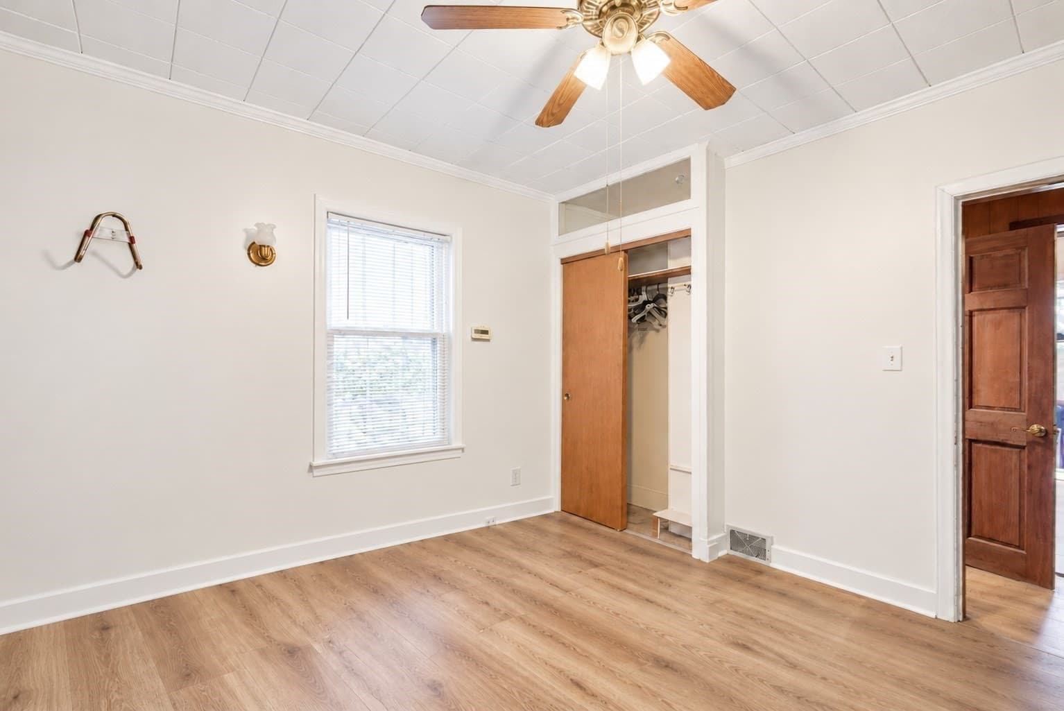 Single Family Residence at 82 Gresham St, Springfield MA 01119, Springfield, photo 12 of 29