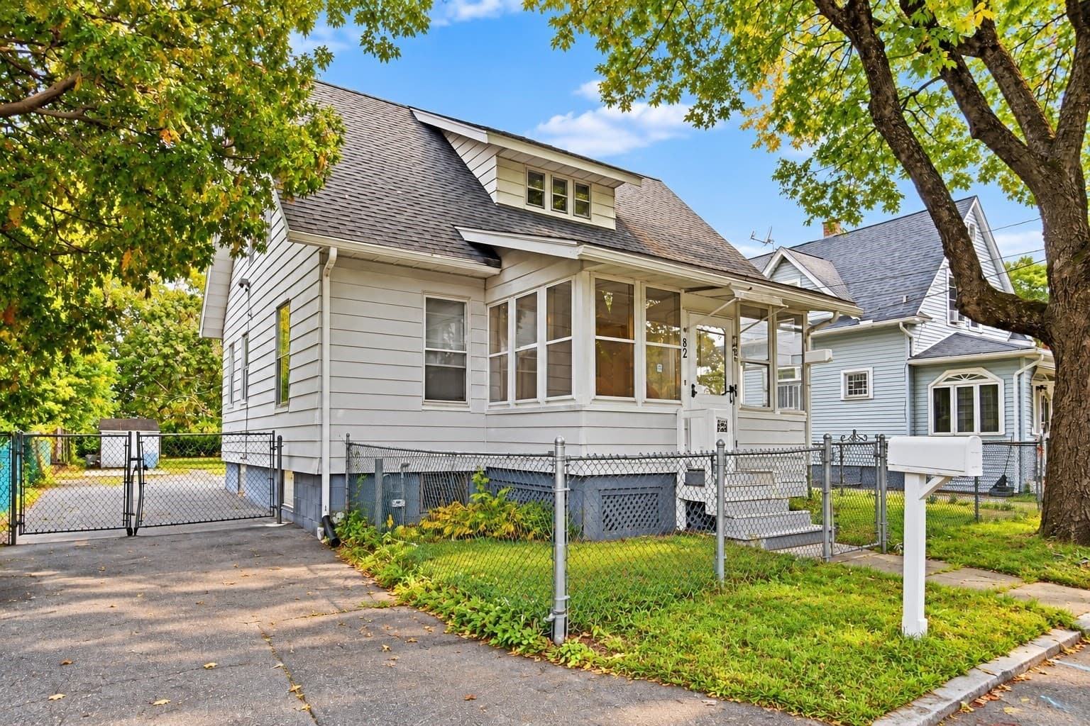82 Gresham St, Springfield MA 01119