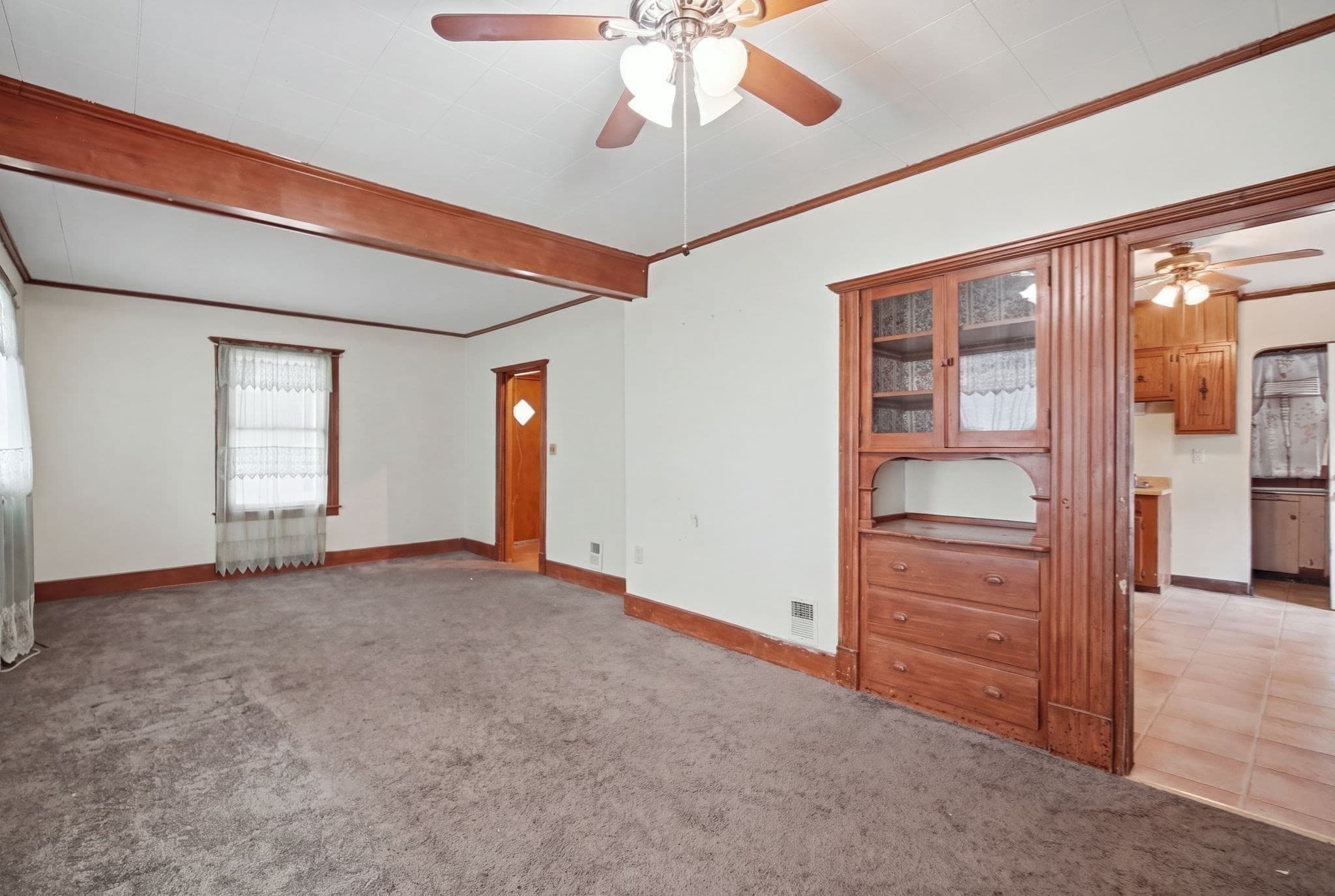 Single Family Residence at 82 Gresham St, Springfield MA 01119, Springfield, photo 10 of 29