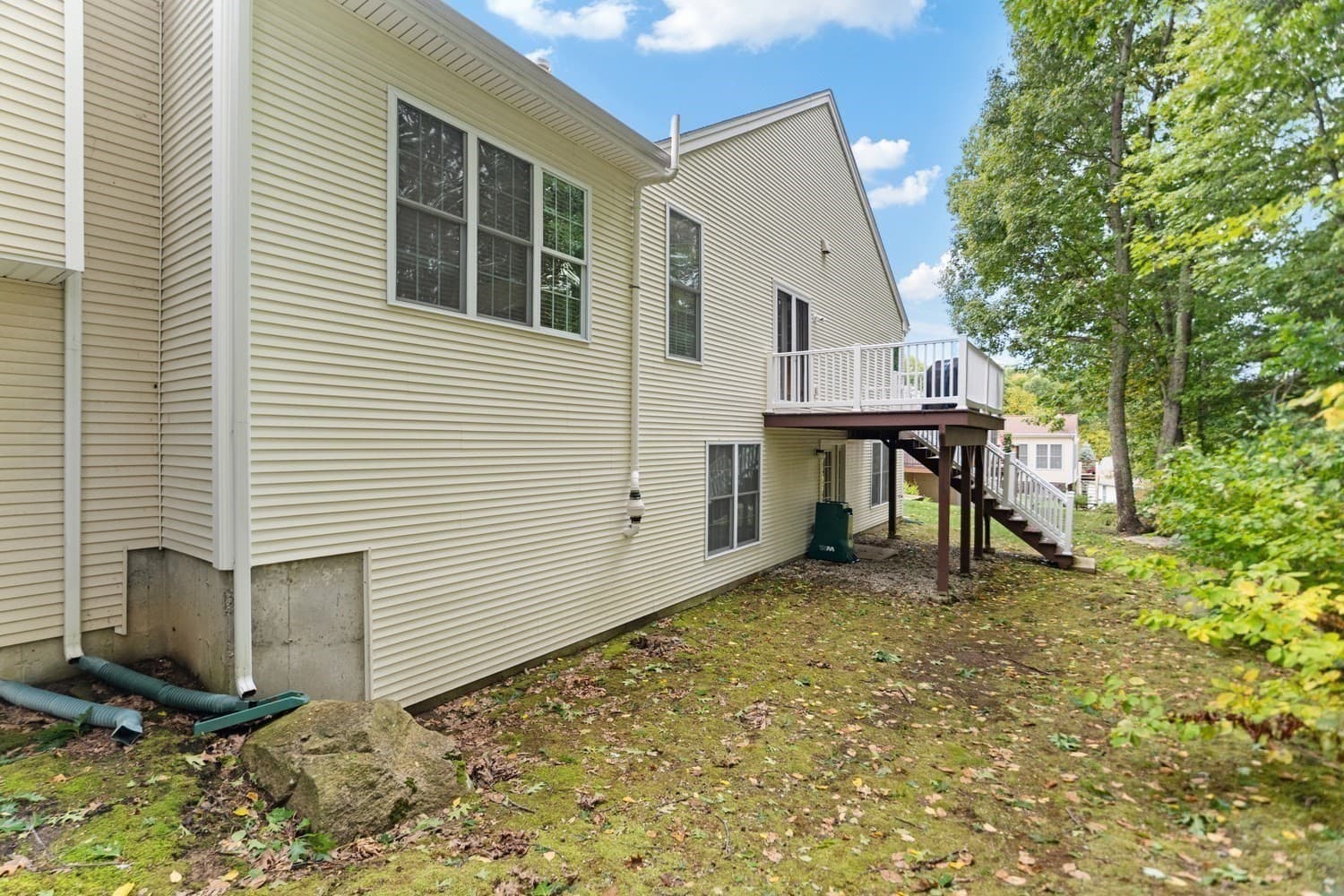 Condominium at 30 Summerfield Drive # 30, Uxbridge MA 01569, Uxbridge, photo 37 of 42