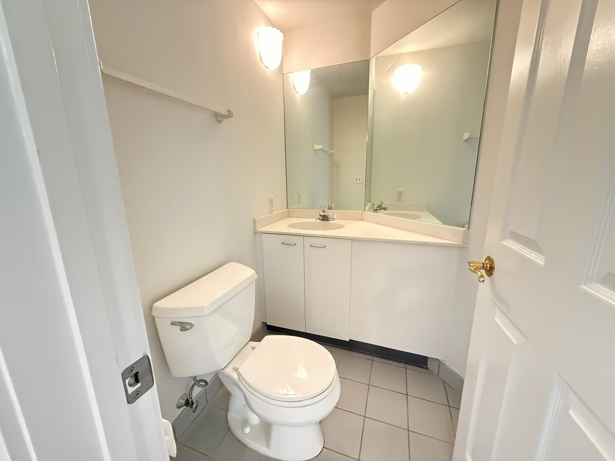 Condominium at 12 Mountain Laurels Dr # 308, Nashua NH 03062, Nashua, photo 13 of 19