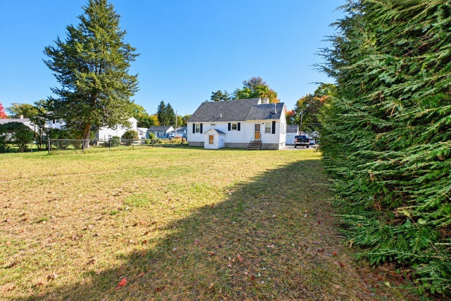 Single Family Residence at 46 Litchfield Ave, Dracut MA 01826, Dracut, photo 3 of 13