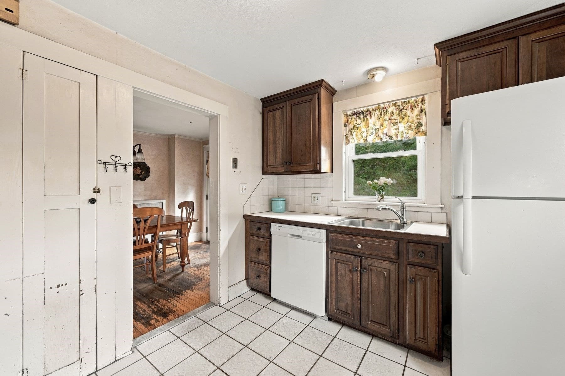 Single Family Residence at 126 Village Street, Marblehead MA 01945, Marblehead, photo 9 of 25