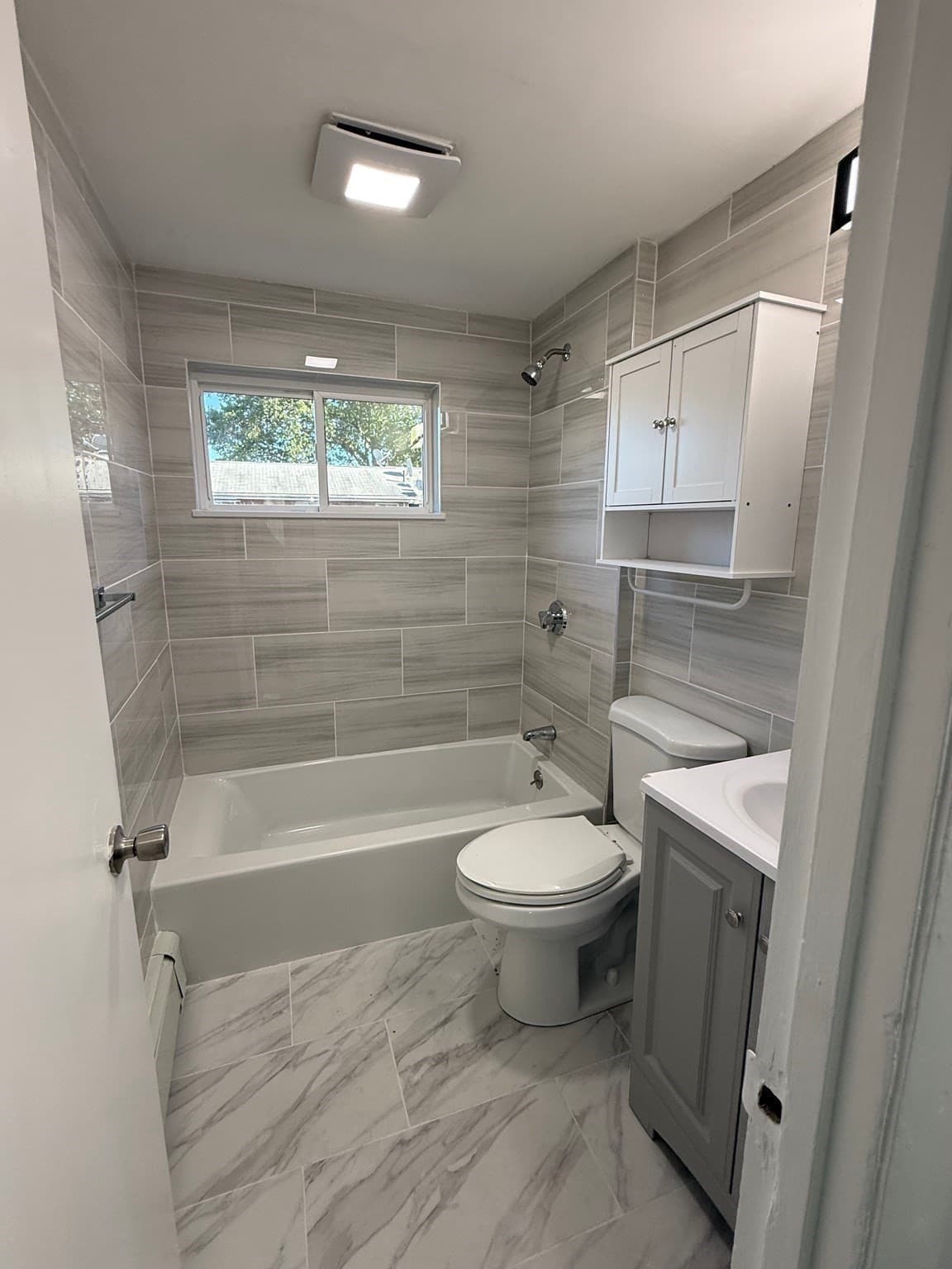 Condominium at 36 Bishop Dr # 36, Framingham MA 01702, Framingham, photo 16 of 23