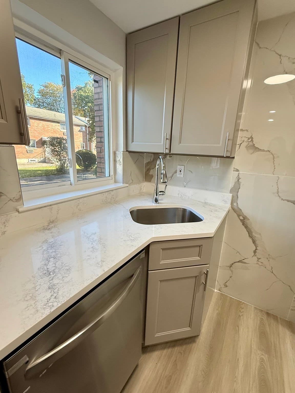 Condominium at 36 Bishop Dr # 36, Framingham MA 01702, Framingham, photo 12 of 23
