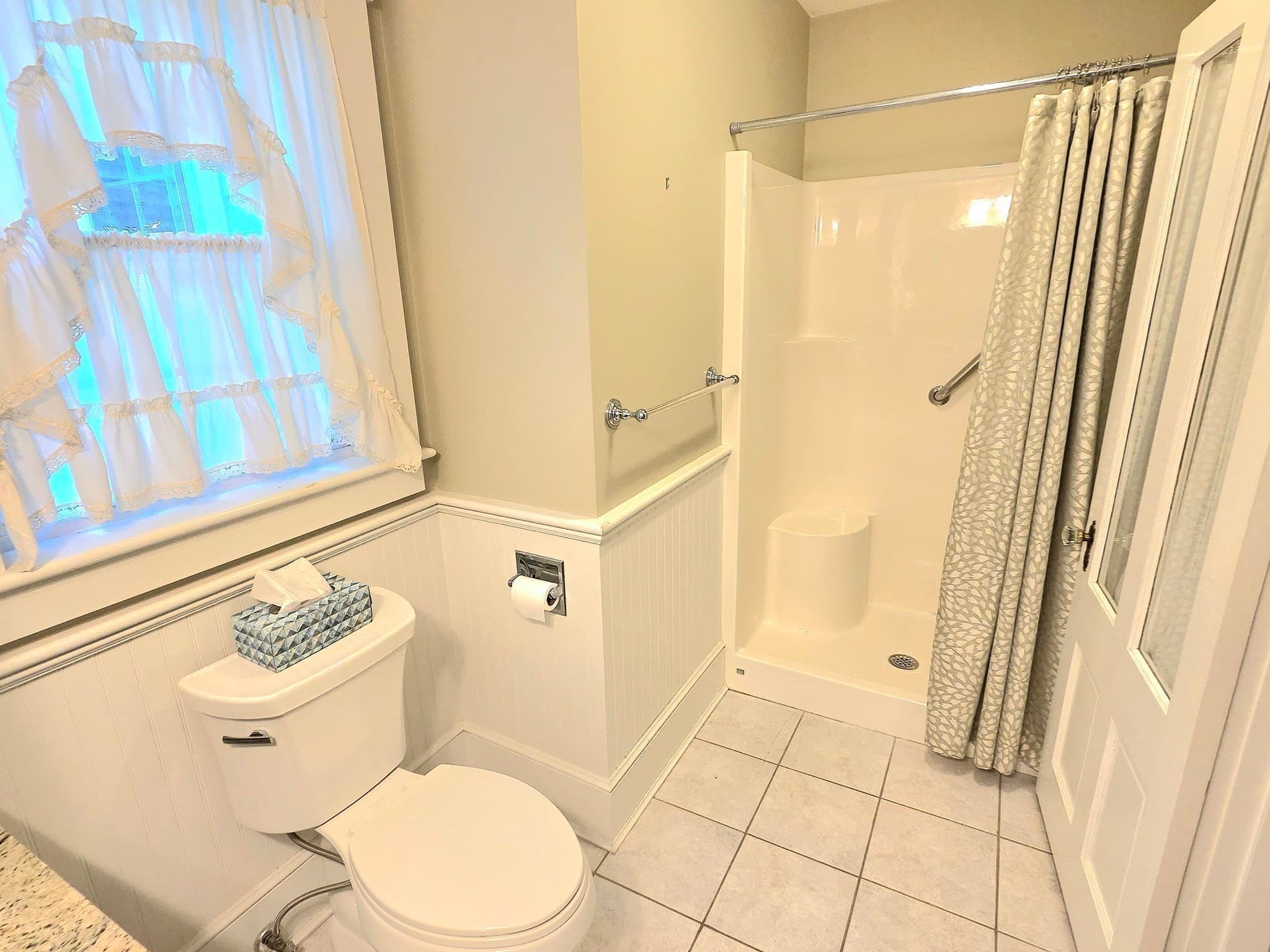 Single Family Residence at 584 Slocum Rd, Dartmouth MA 02747, Dartmouth, photo 14 of 36