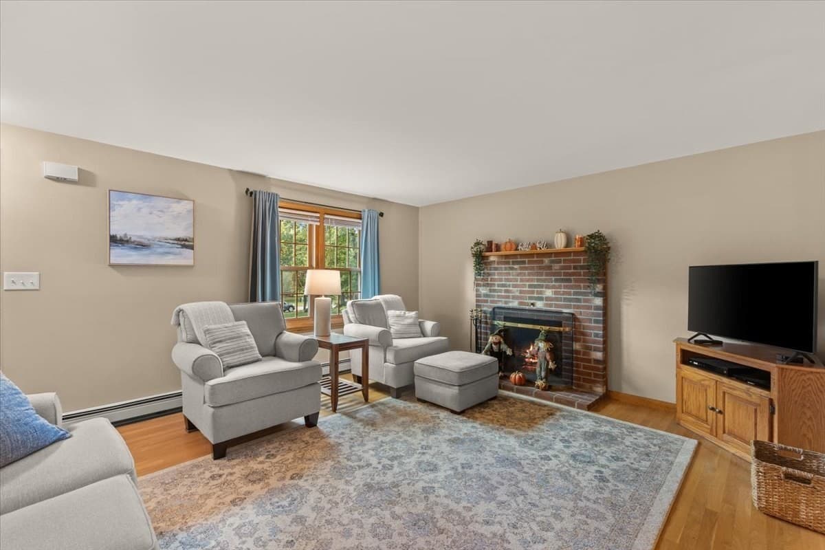 Single Family Residence at 8 George Littlefield Circle, Middleboro MA 02346, Middleboro, photo 10 of 35