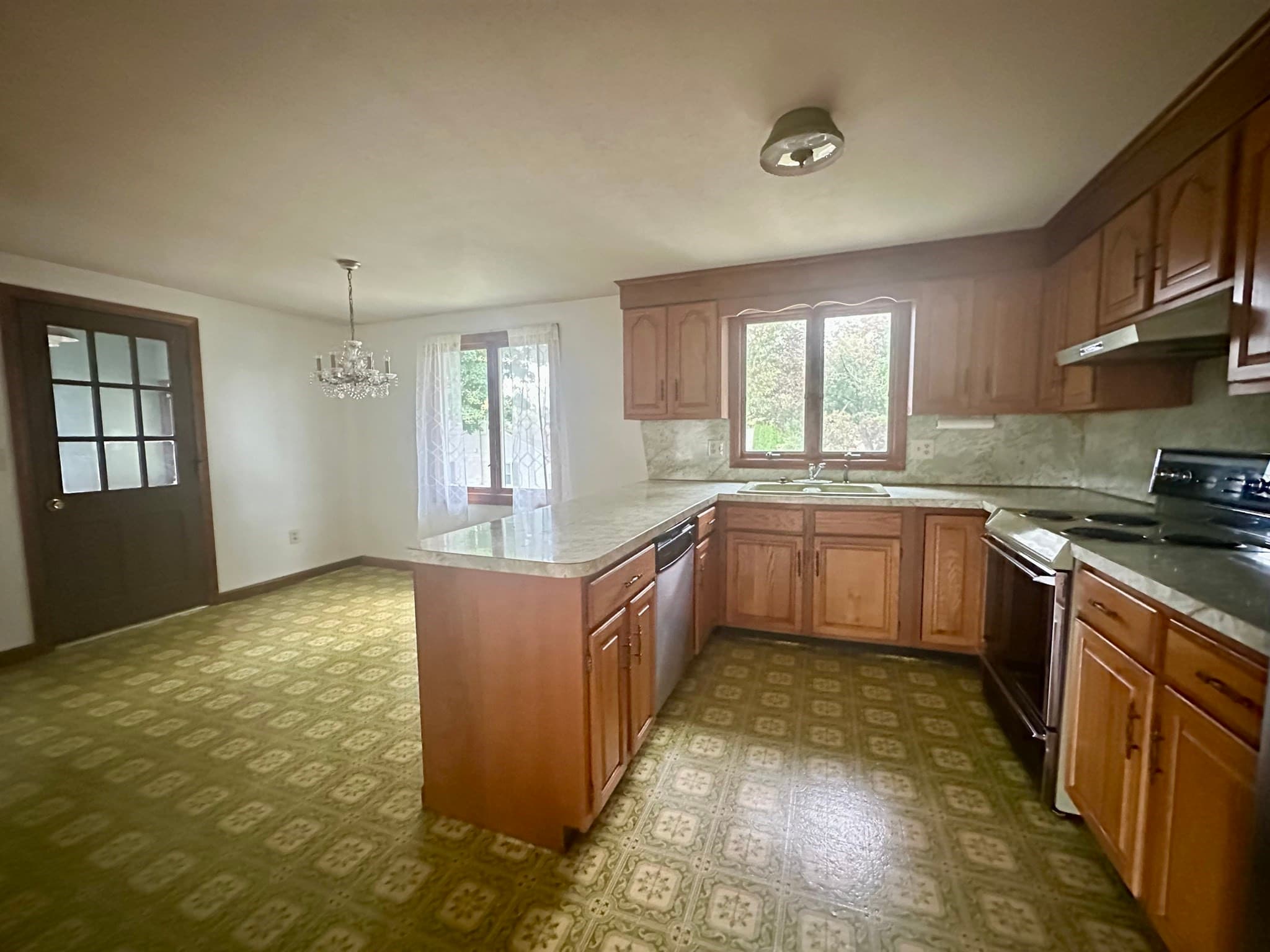 Single Family Residence at 55 Summer Ave, Ludlow MA 01056, Ludlow, photo 3 of 31