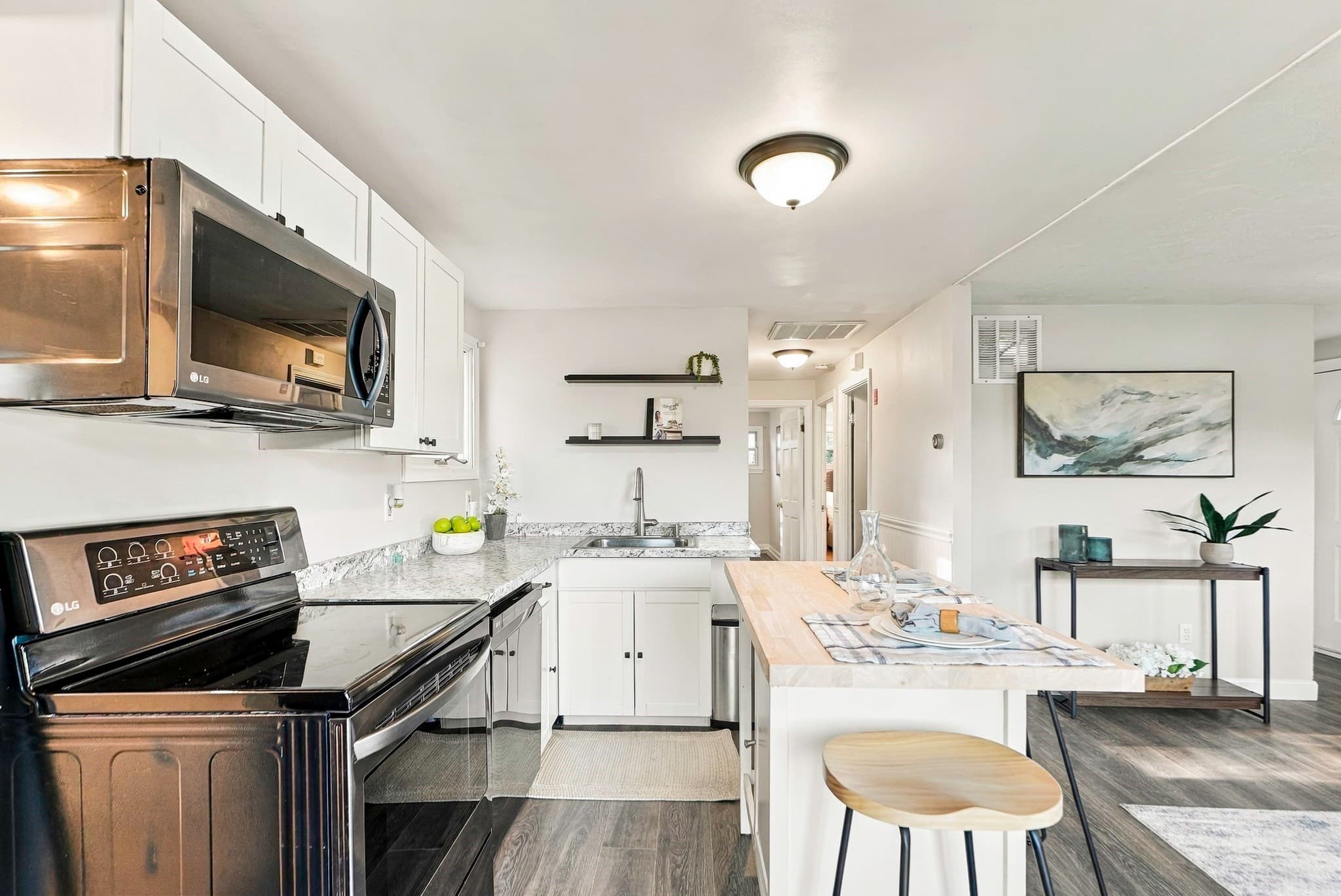 Single Family Residence at 33 Rondeau Rd, Bellingham MA 02019, Bellingham, photo 6 of 17