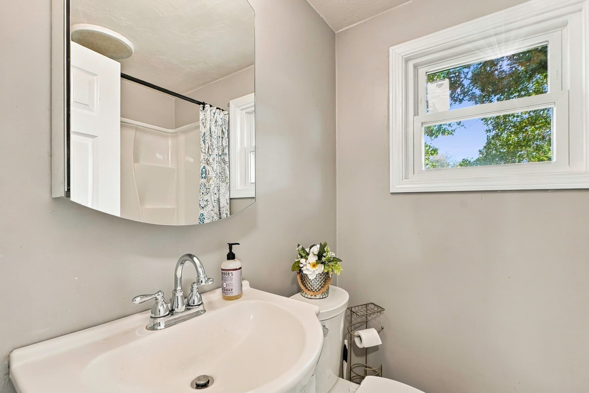 Single Family Residence at 33 Rondeau Rd, Bellingham MA 02019, Bellingham, photo 11 of 17