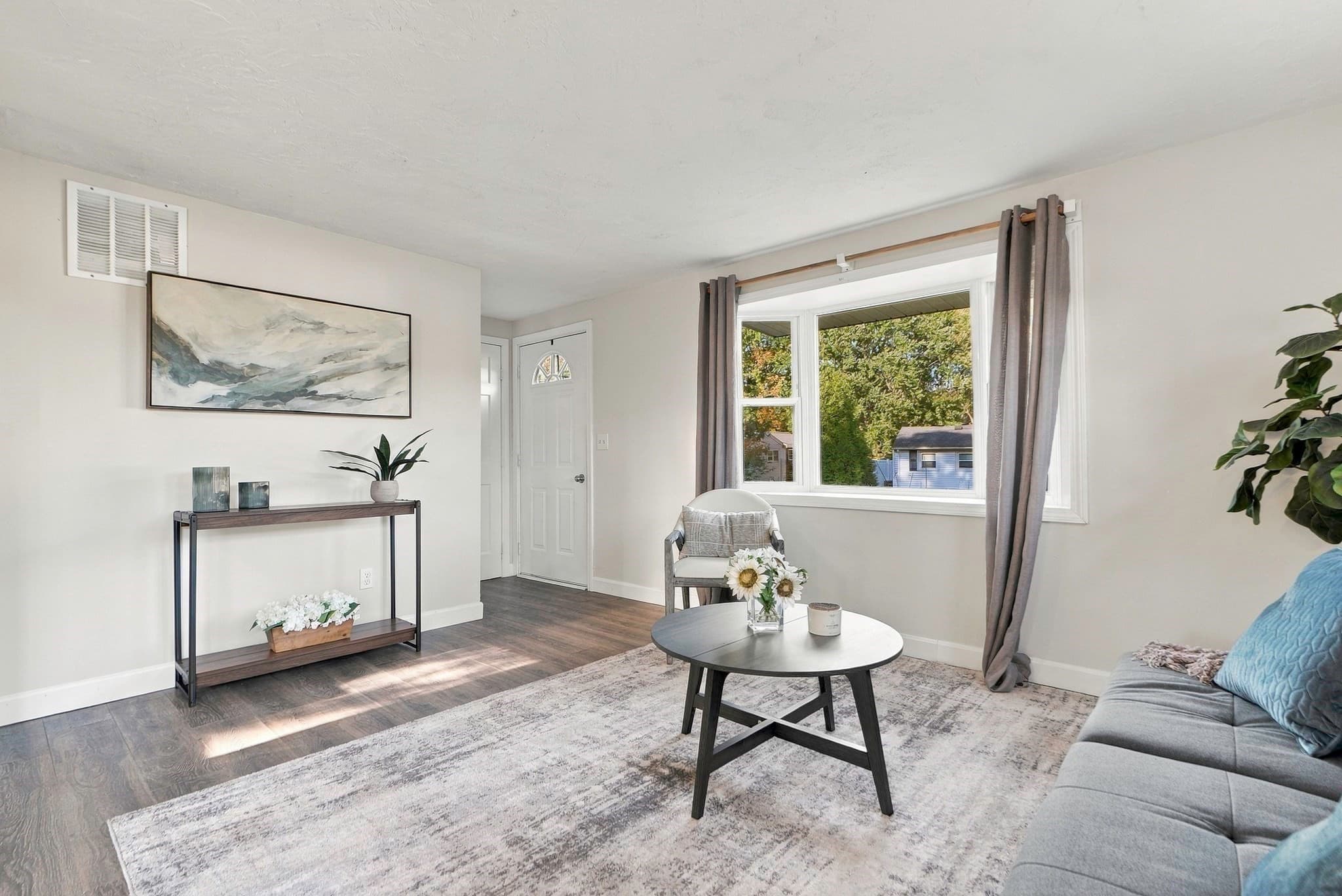 Single Family Residence at 33 Rondeau Rd, Bellingham MA 02019, Bellingham, photo 4 of 17
