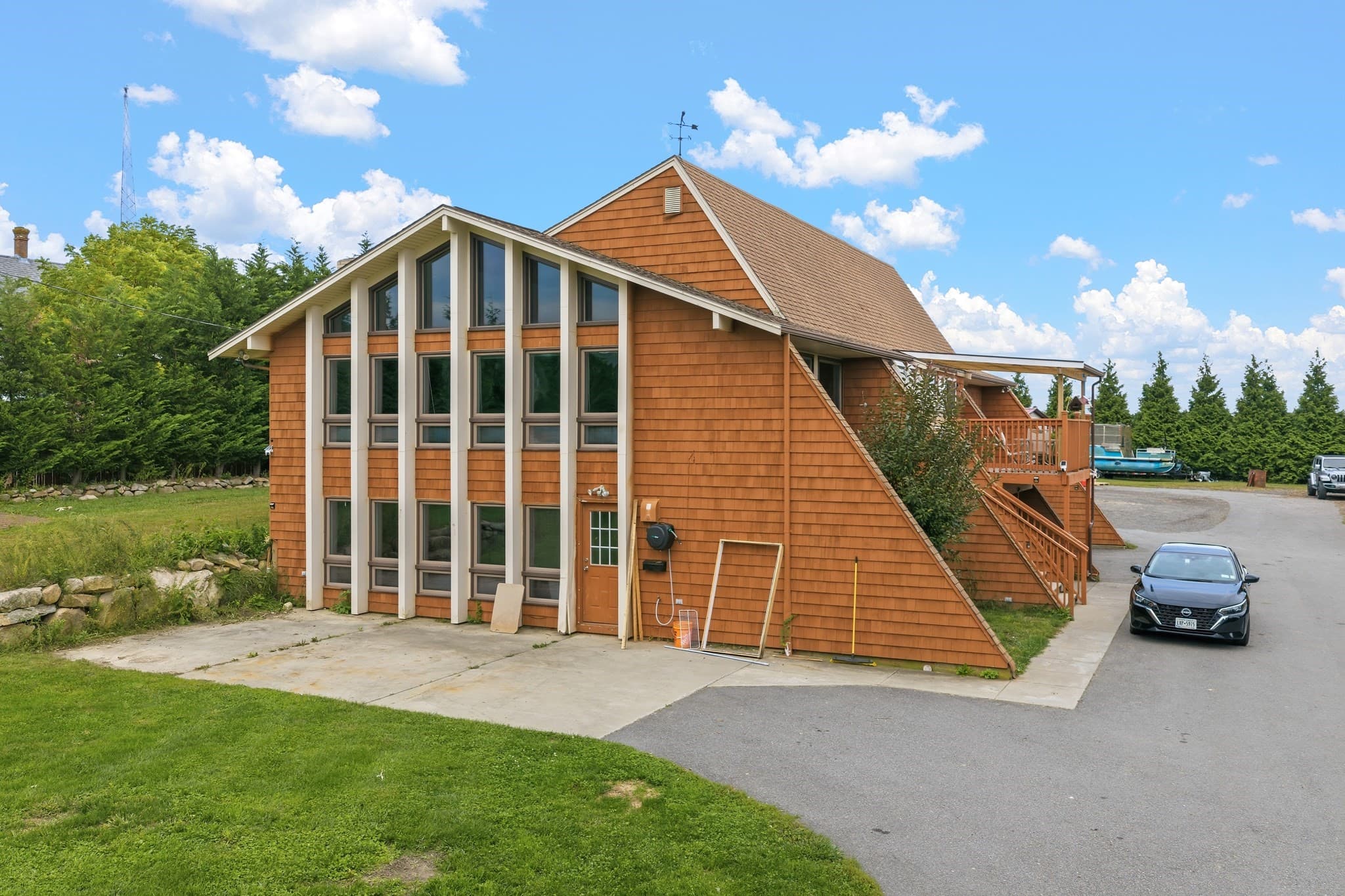 Single Family Residence at 612 Drift Rd, Westport MA 02790, Westport, photo 2 of 28