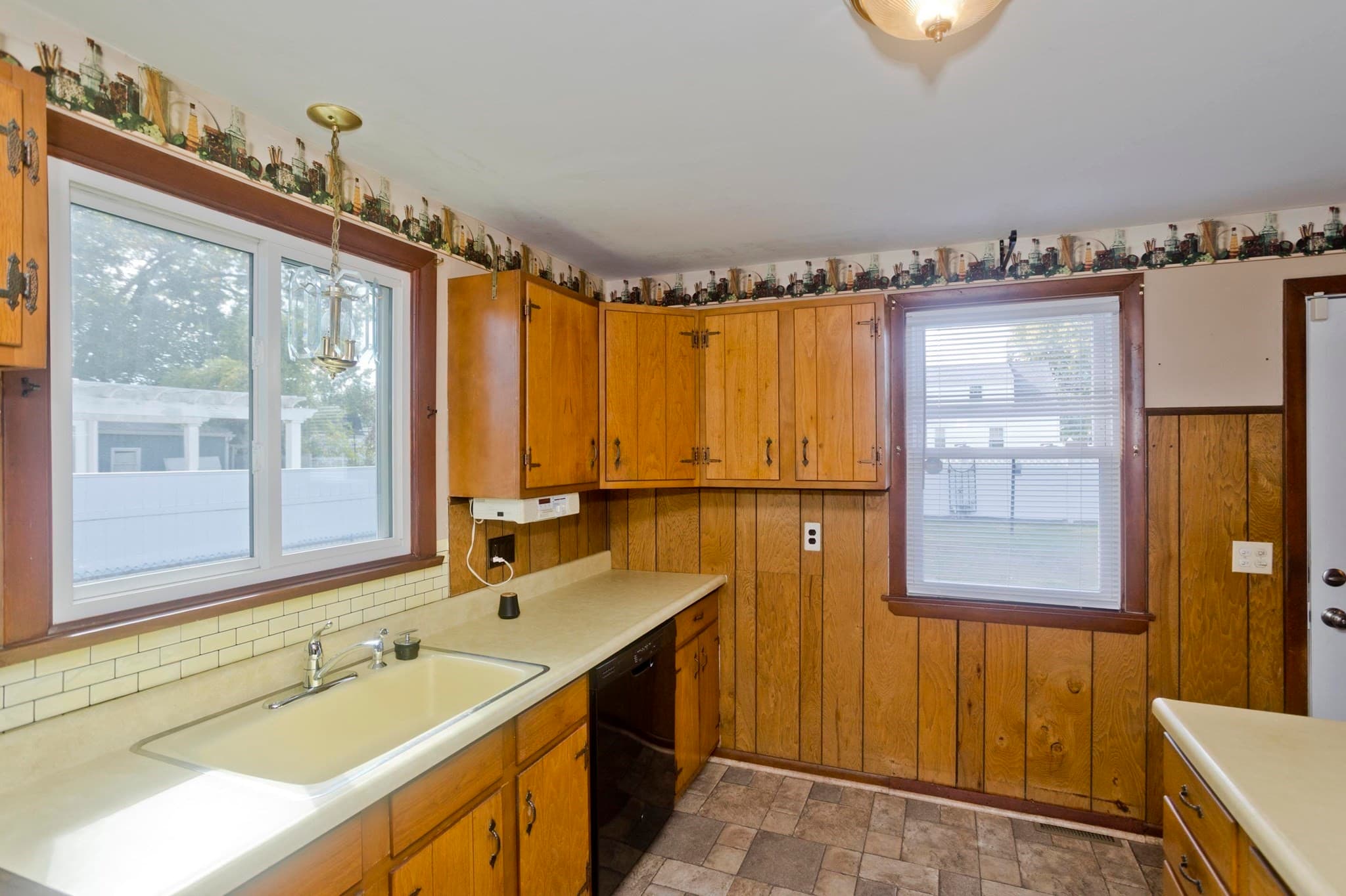 Single Family Residence at 29 Marguerite St, Chicopee MA 01020, Chicopee, photo 2 of 26