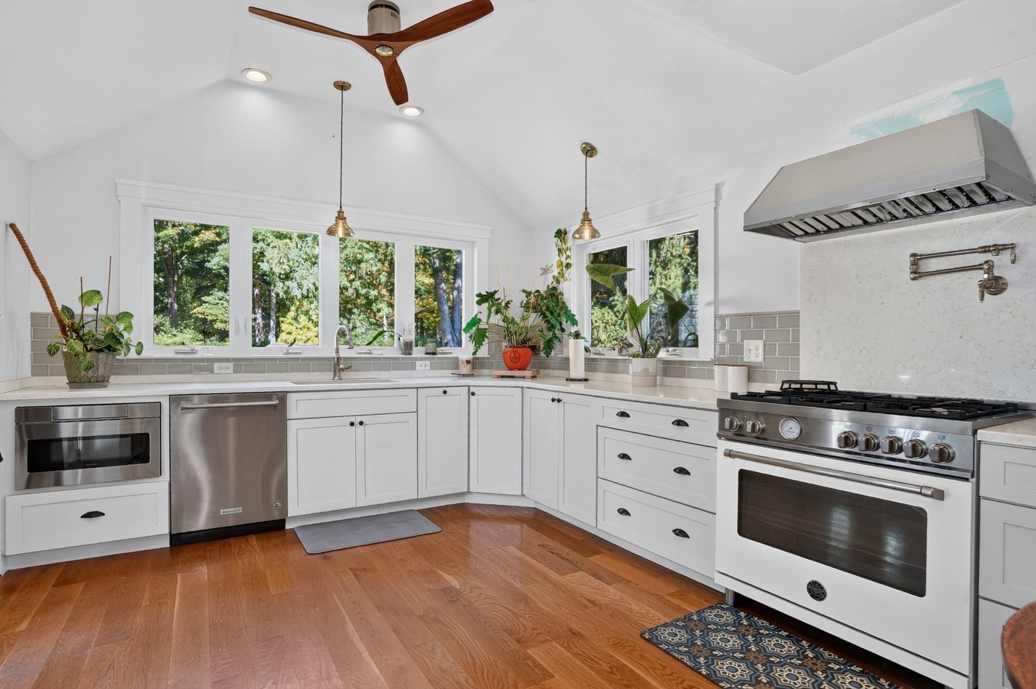Single Family Residence at 151 Southville Rd, Southborough MA 01772, Southborough, photo 4 of 38