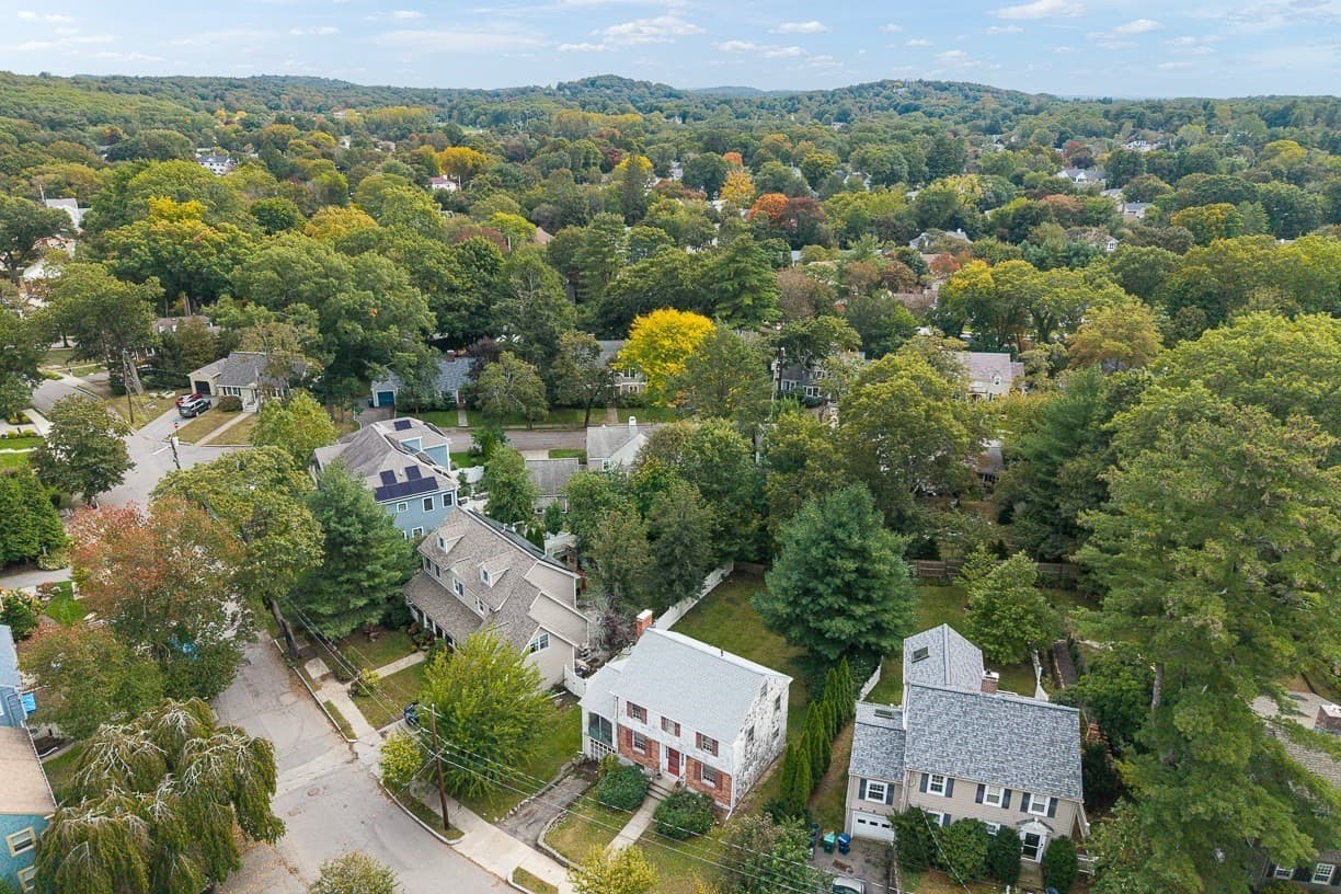 Single Family Residence at 106 Walnut Hill Rd, Newton MA 02461, Newton, photo 5 of 10