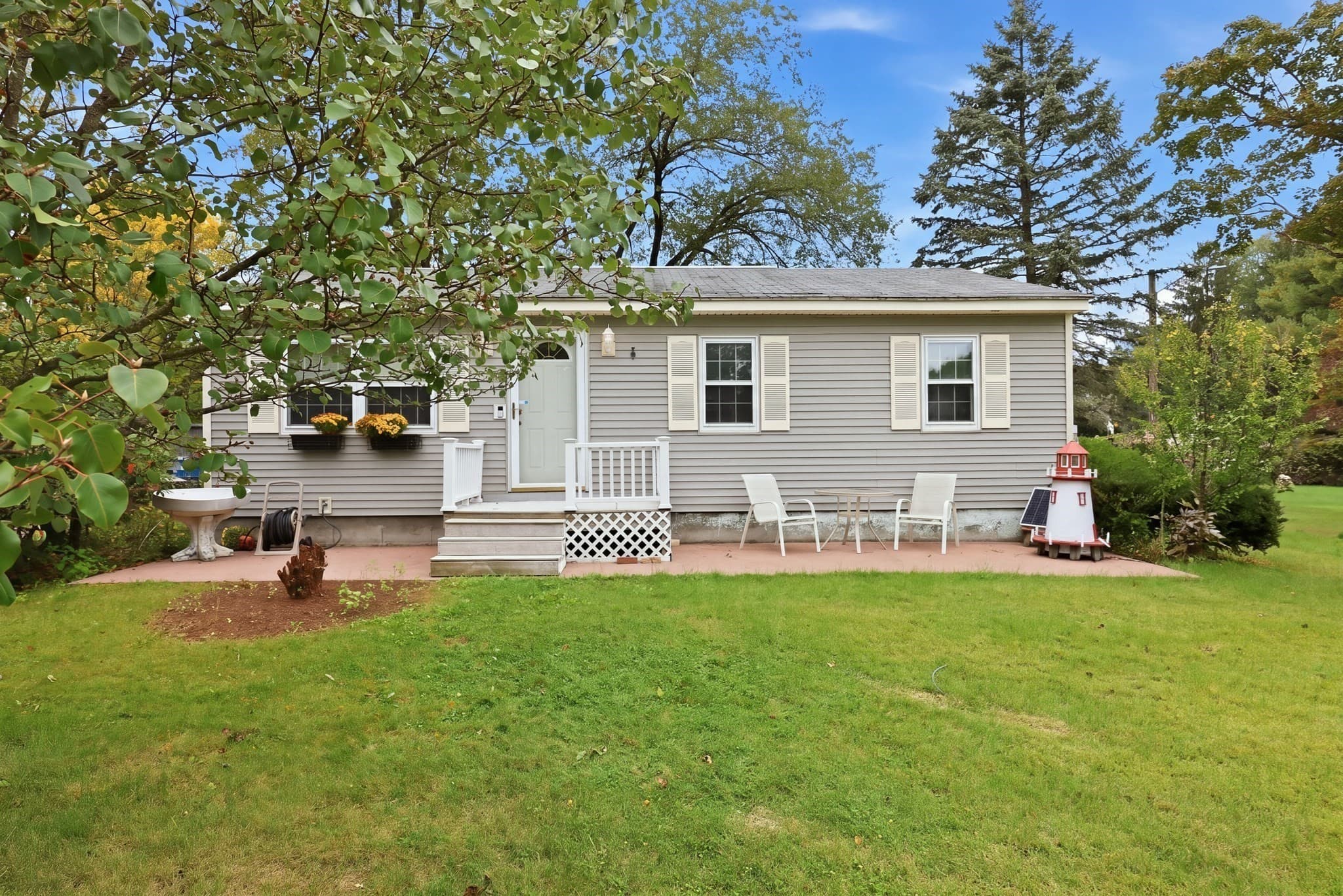 50 Finch Rd, Springfield MA 01119