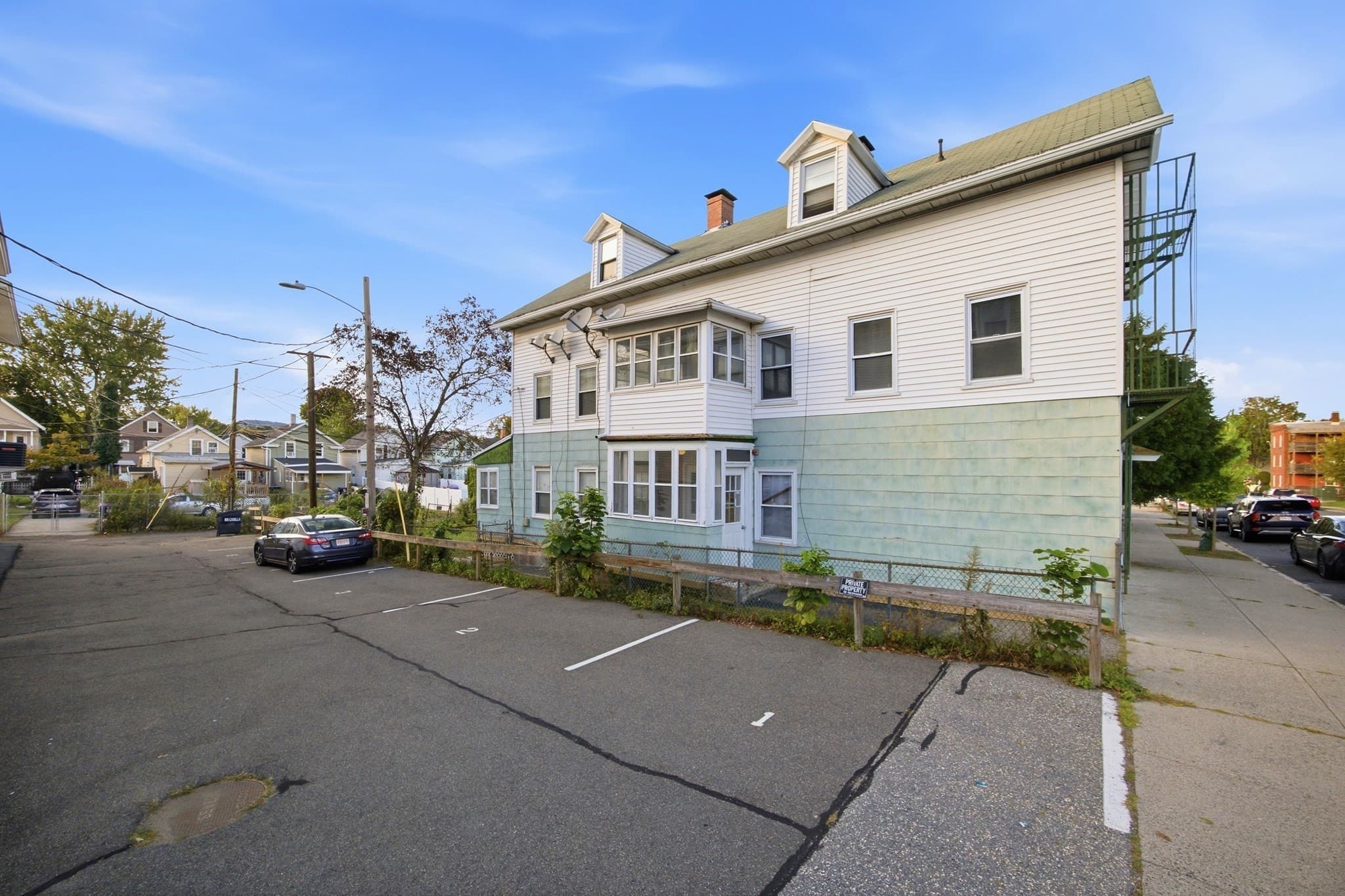 5+ Family - 5+ Units Up/Down at 77 Walnut St, Holyoke MA 01040, Holyoke, photo 2 of 9