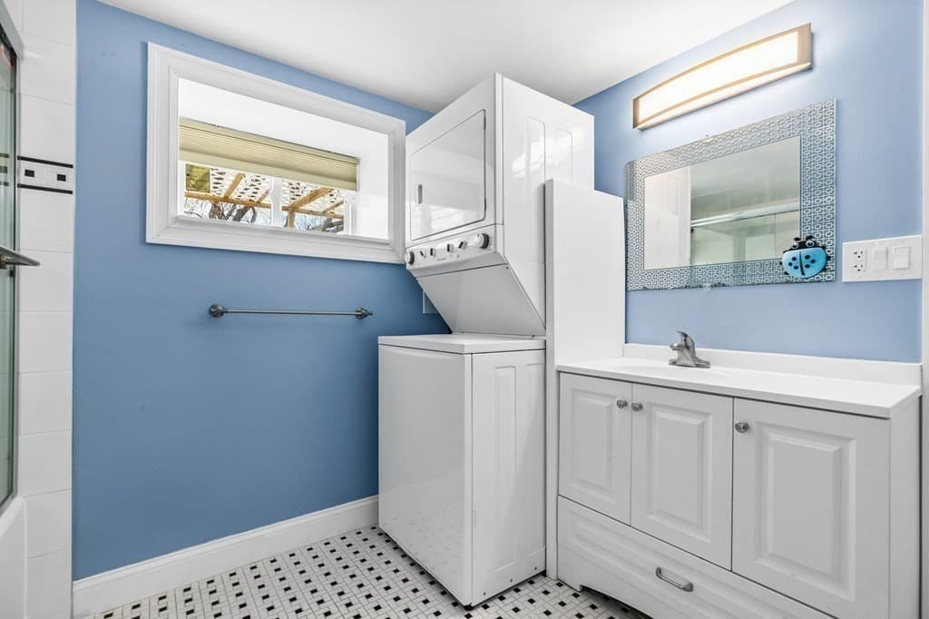 Multi Family at 574 Nantasket Ave - (574), Hull MA 02045, Hull, photo 32 of 40