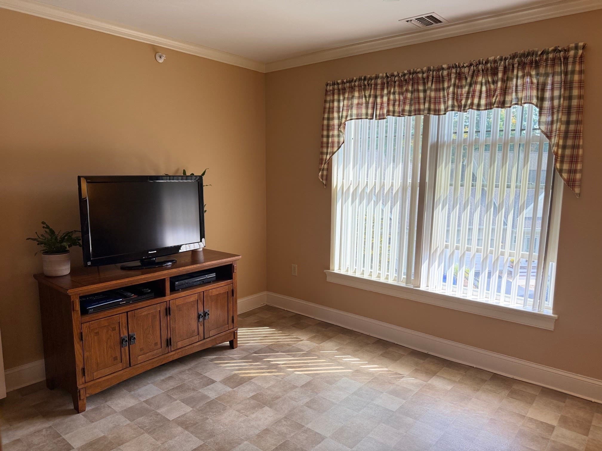 Condominium at 7 Crescent Gate # 313, Sturbridge MA 01518, Sturbridge, photo 17 of 39