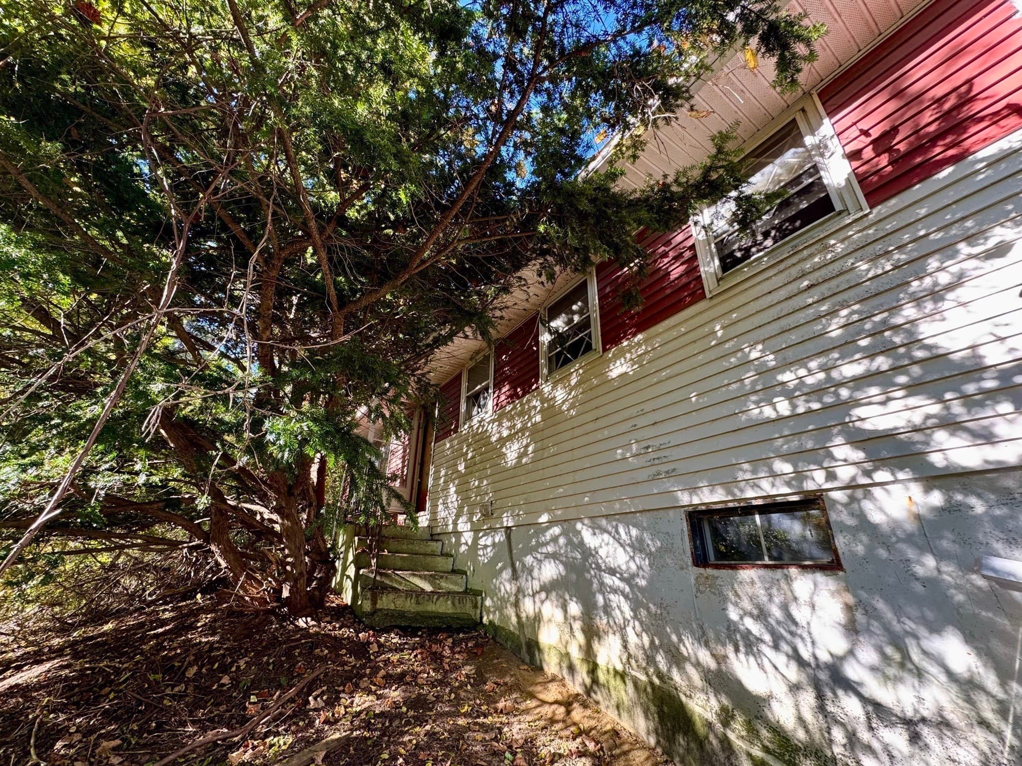 Single Family Residence at 5 Berry Corner Rd, Charlton MA 01507, Charlton, photo 2 of 30