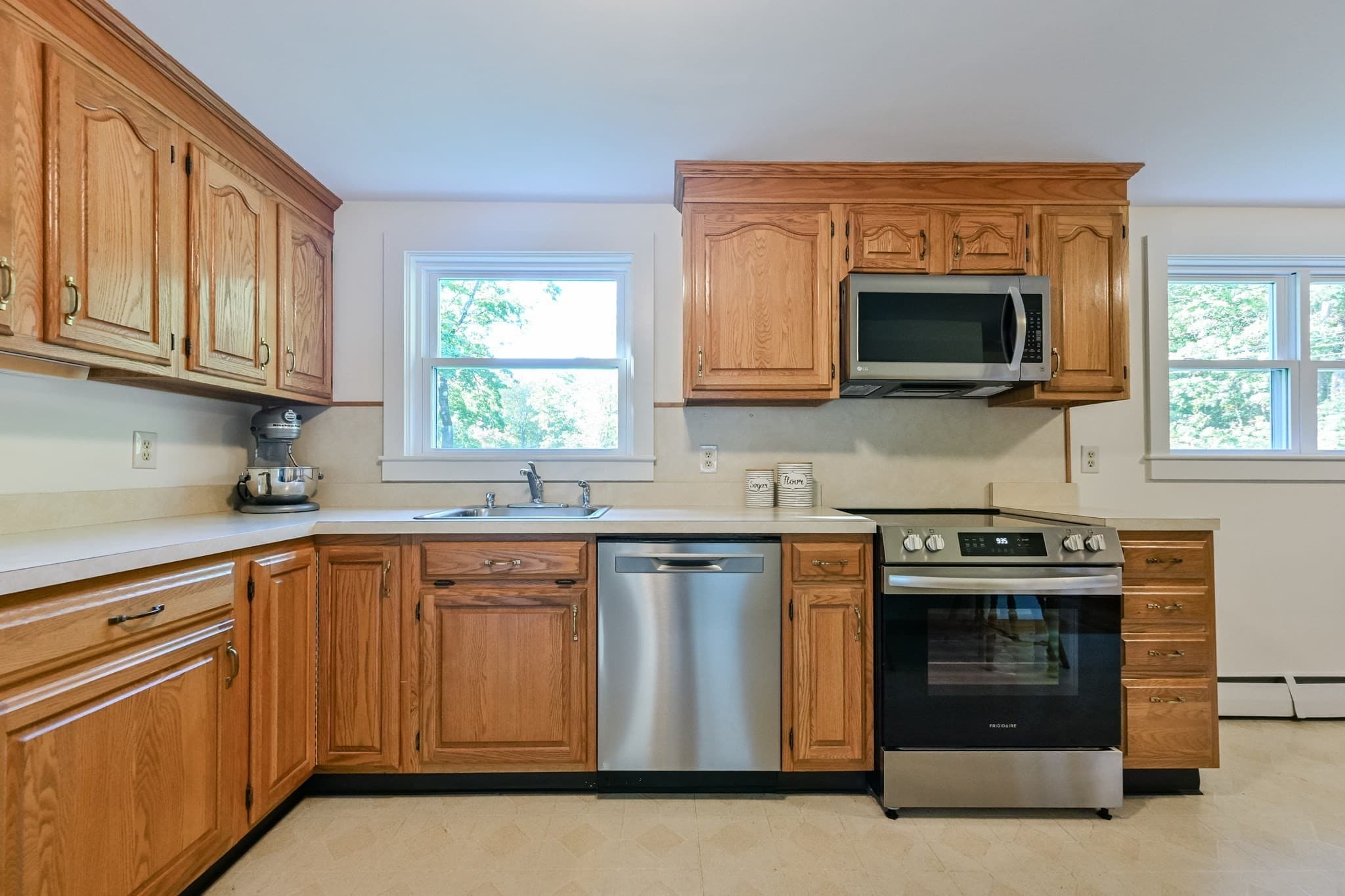 Single Family Residence at 491 Maple St, Mansfield MA 02048, Mansfield, photo 5 of 41