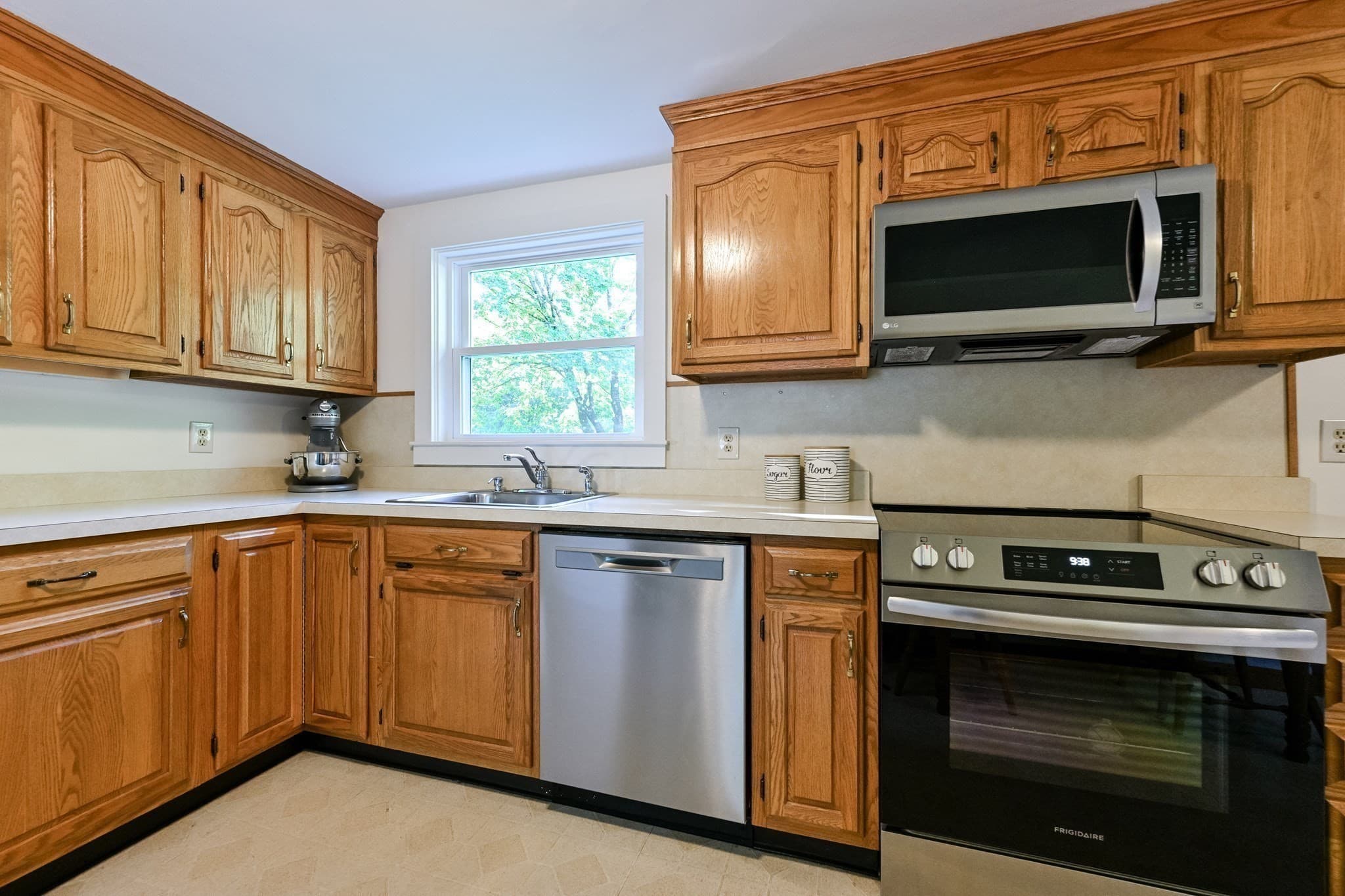Single Family Residence at 491 Maple St, Mansfield MA 02048, Mansfield, photo 19 of 41