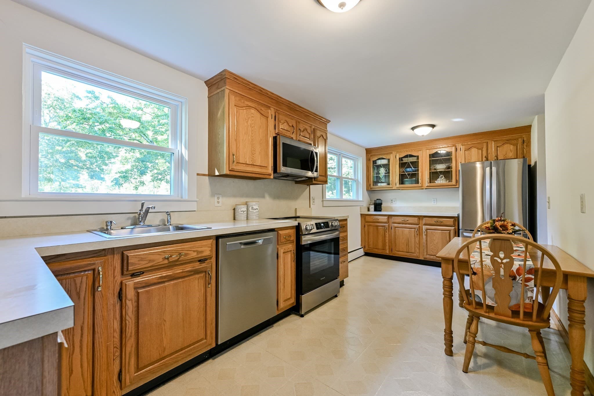 Single Family Residence at 491 Maple St, Mansfield MA 02048, Mansfield, photo 4 of 41