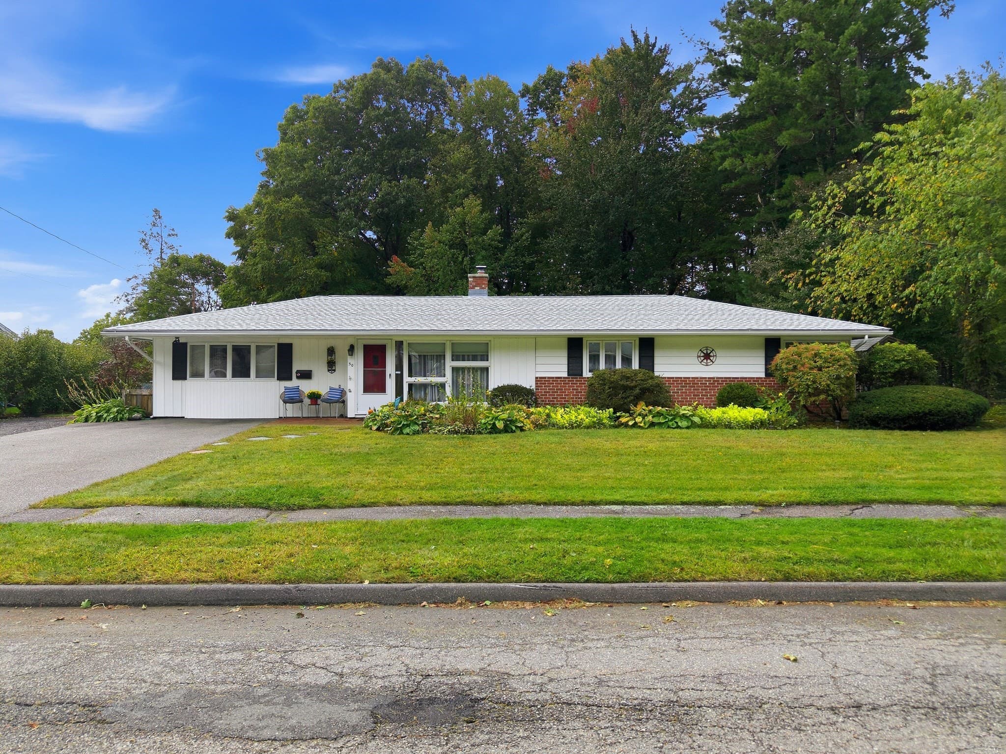 Single Family Residence at 50 Barry Rd, Worcester MA 01609, Worcester, photo 2 of 40