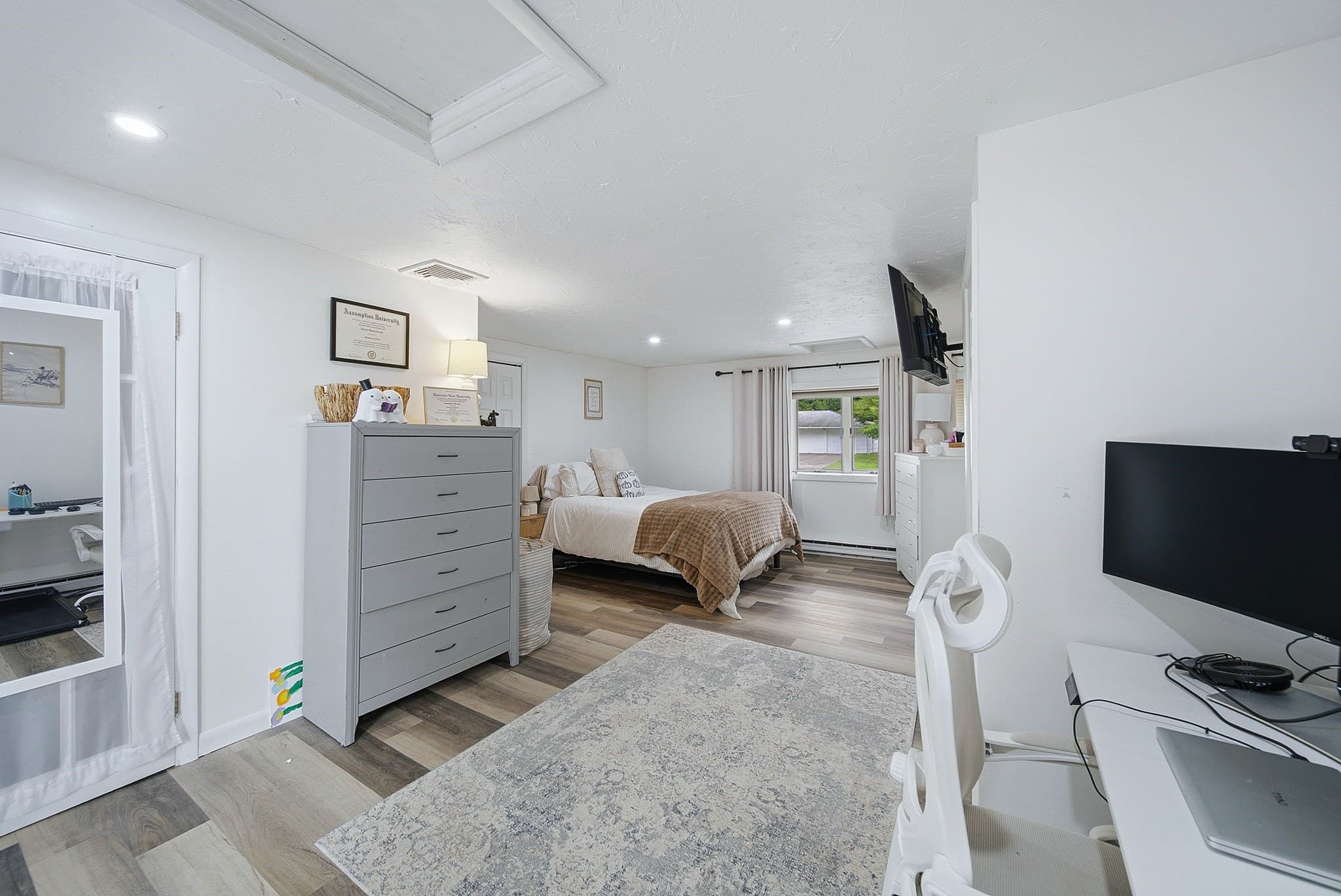 Single Family Residence at 50 Barry Rd, Worcester MA 01609, Worcester, photo 16 of 40