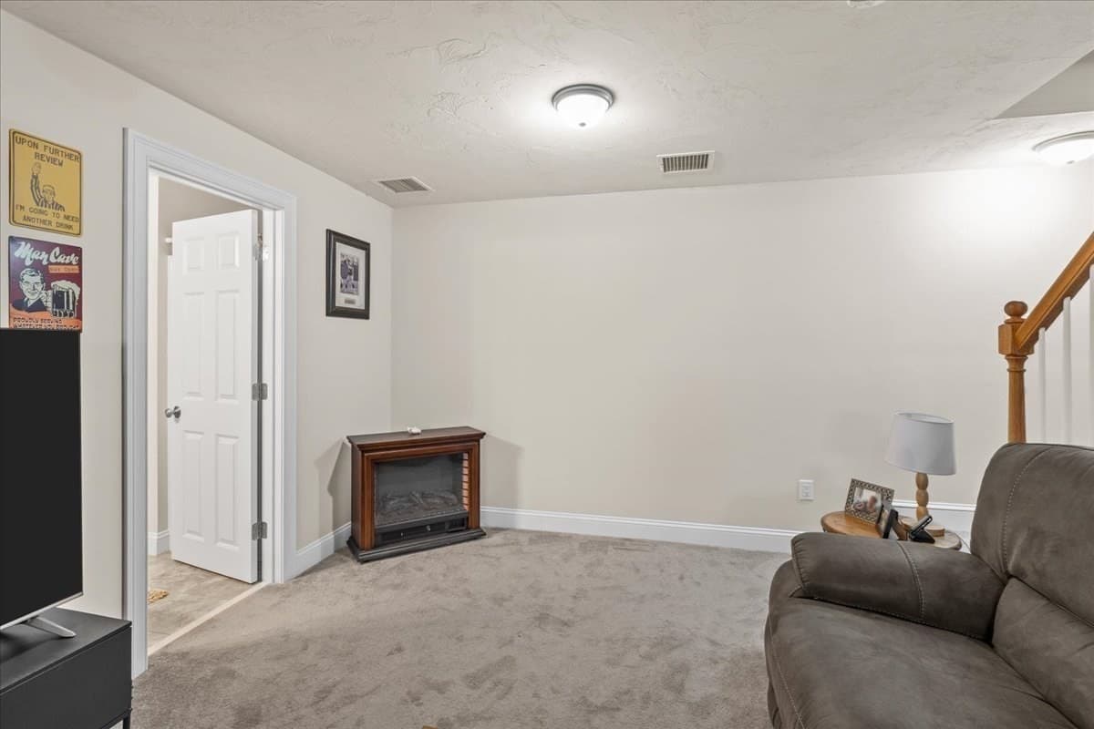 Condominium at 189 Centre Avenue # 2, Abington MA 02351, Abington, photo 28 of 42