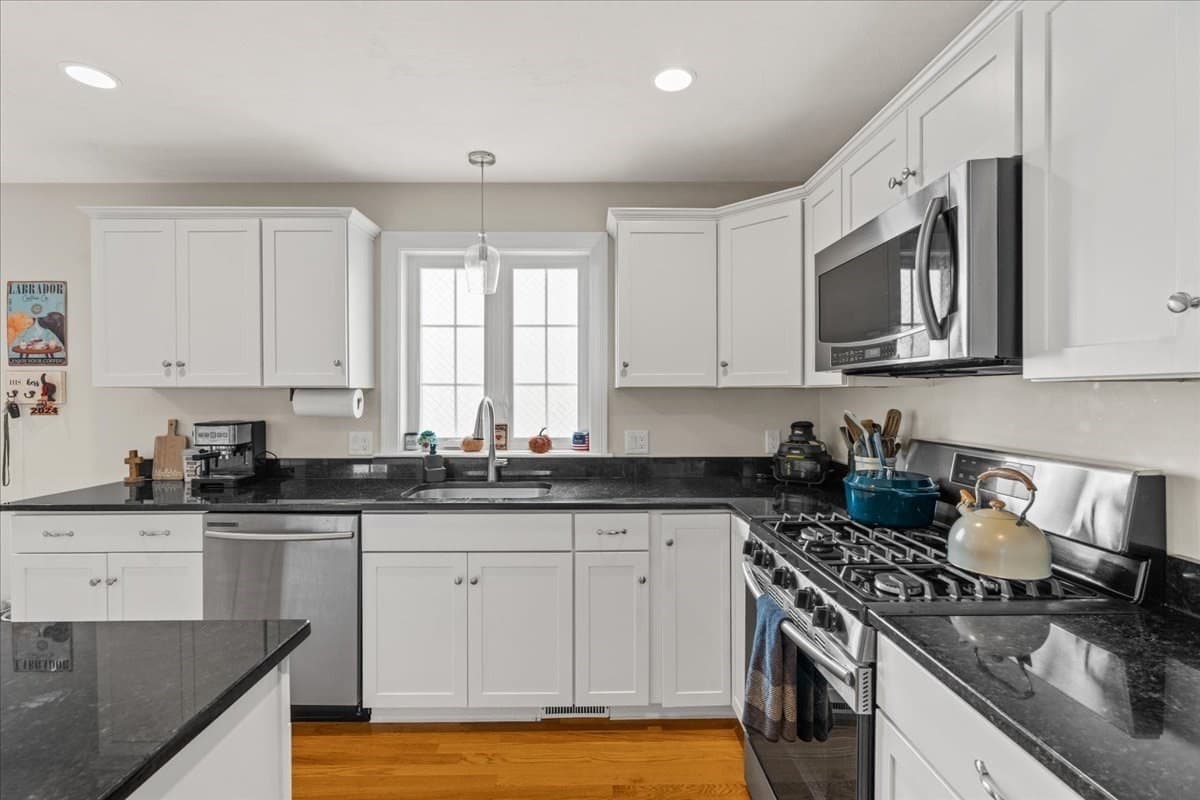 Condominium at 189 Centre Avenue # 2, Abington MA 02351, Abington, photo 14 of 42