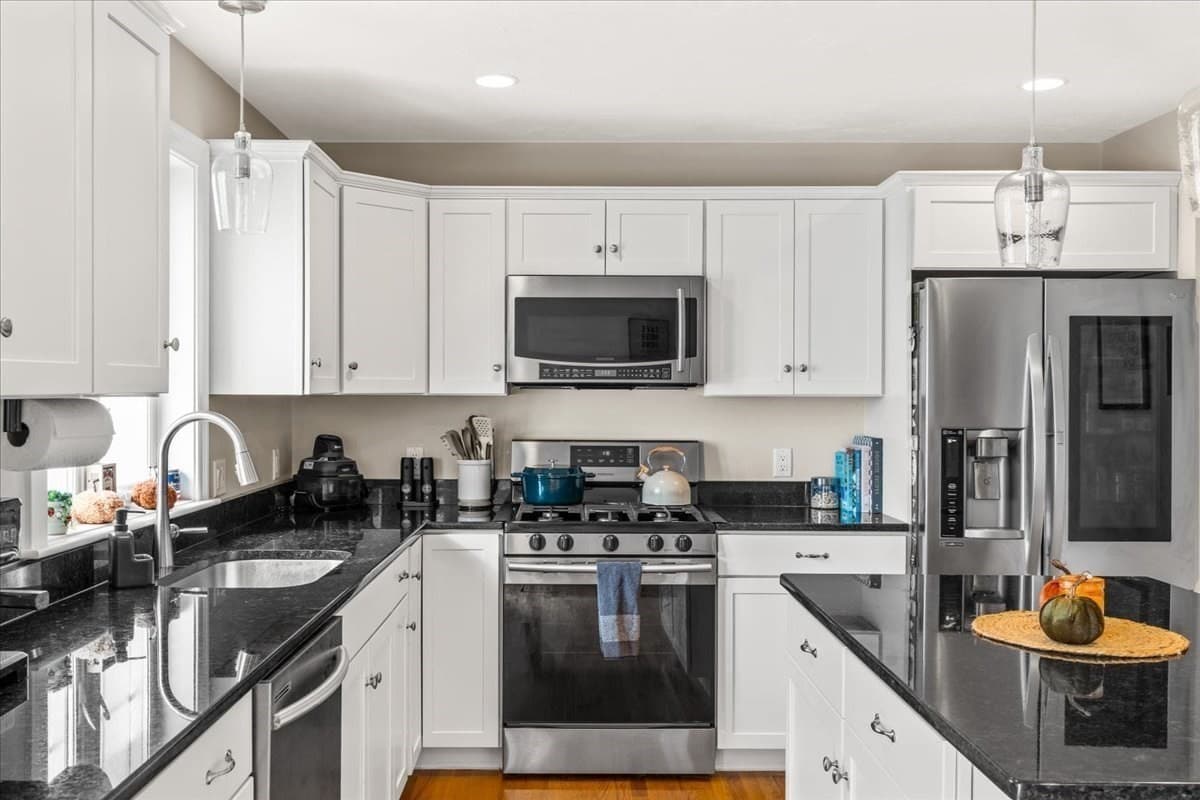 Condominium at 189 Centre Avenue # 2, Abington MA 02351, Abington, photo 11 of 42