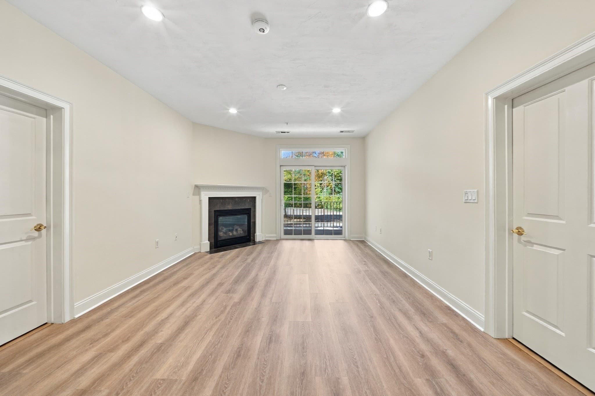 Condominium at 1206 Albion Rd # 1206, Bedford MA 01730, Bedford, photo 7 of 30