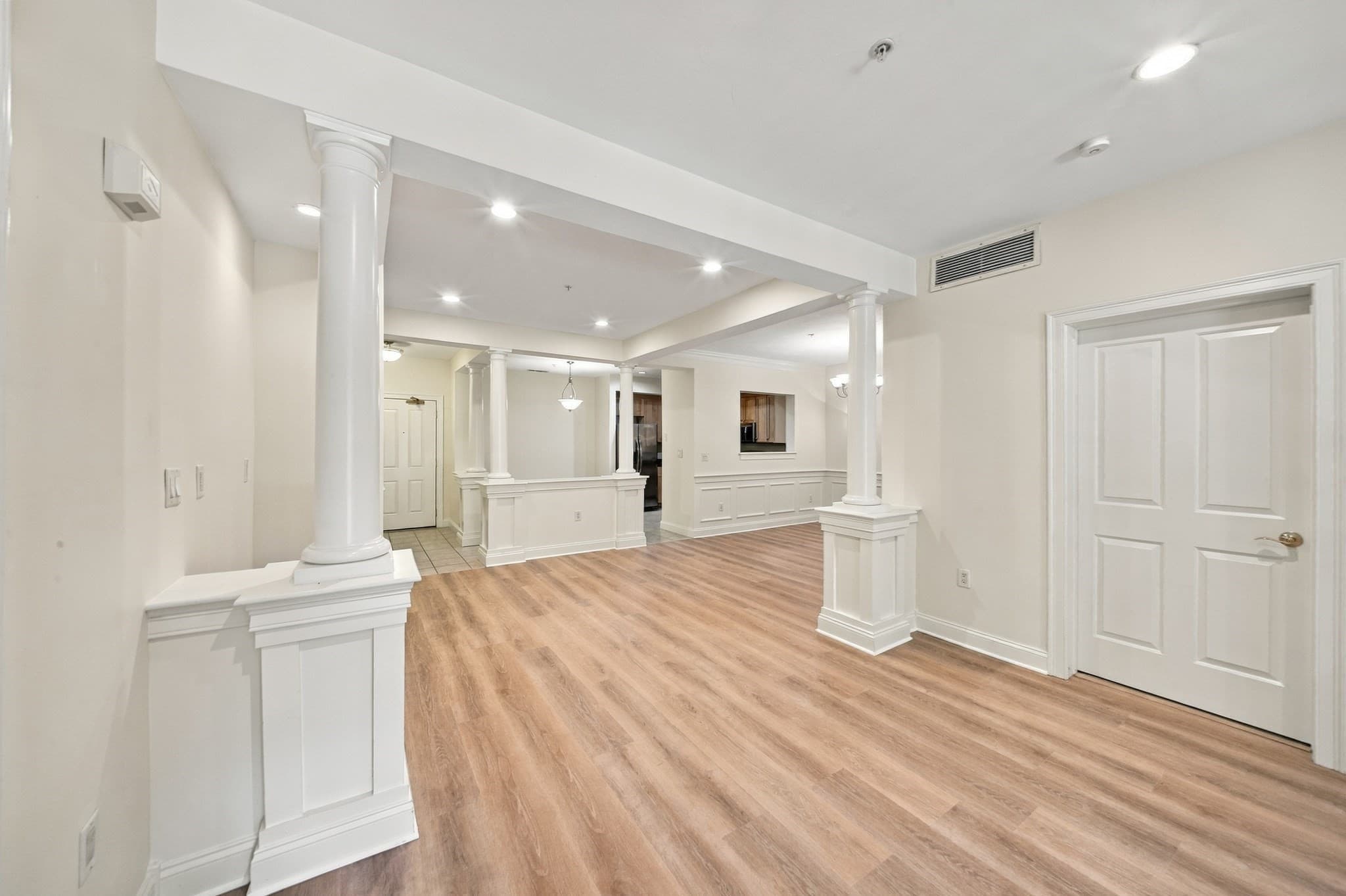 Condominium at 1206 Albion Rd # 1206, Bedford MA 01730, Bedford, photo 9 of 30