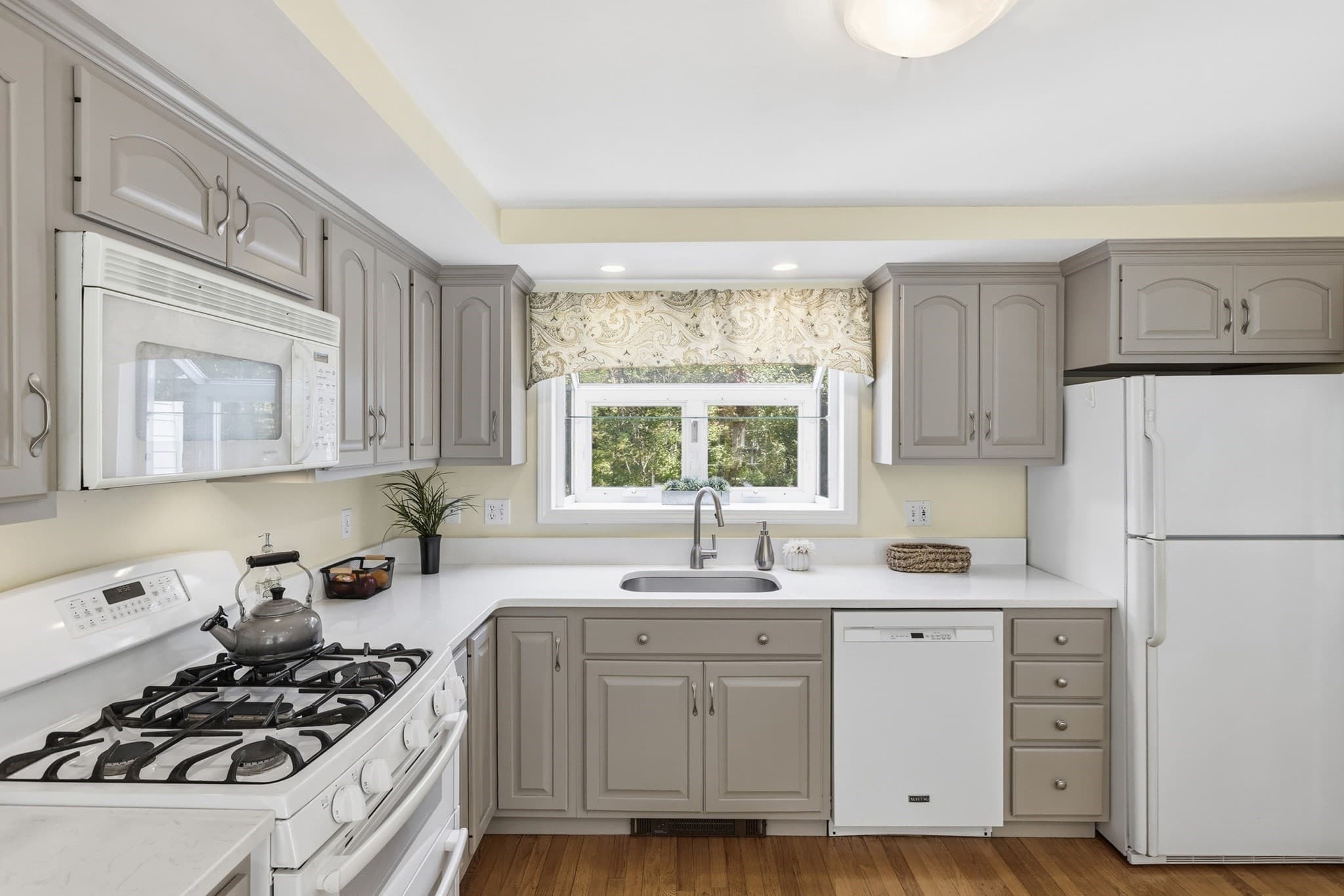 Single Family Residence at 19 Evergreen Rd, Acton MA 01720, Acton, photo 7 of 42