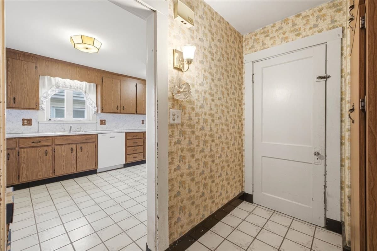 Single Family Residence at 41 Eustis St, Quincy MA 02170, Quincy, photo 14 of 41