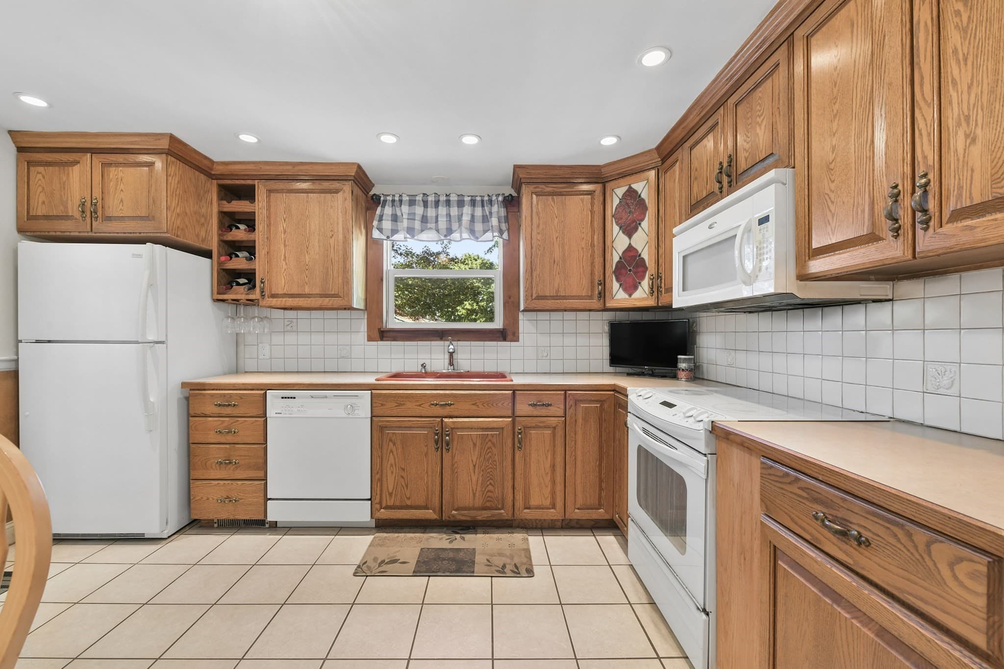 Single Family Residence at 398 South St, Plainville MA 02762, Plainville, photo 6 of 29