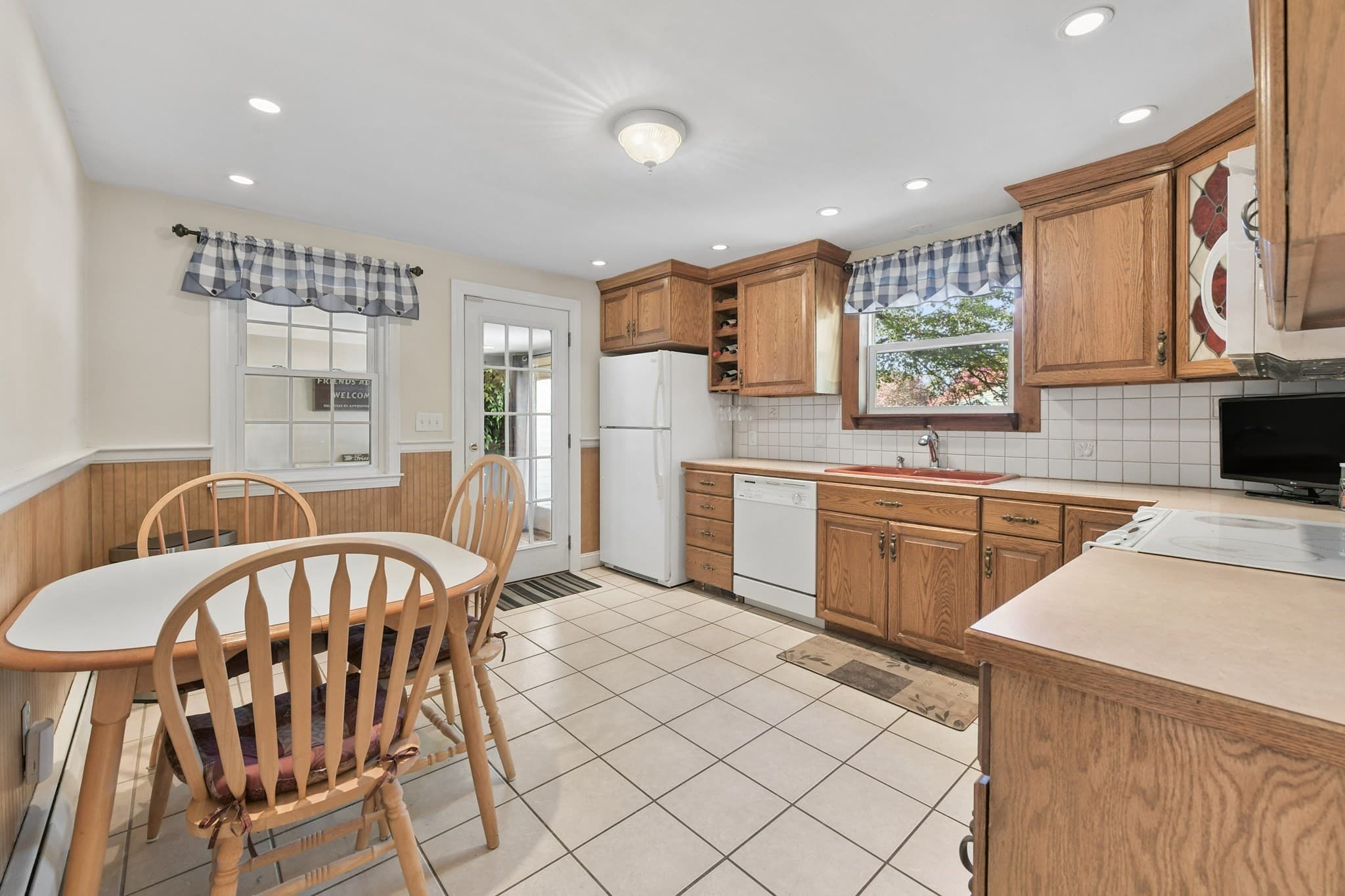 Single Family Residence at 398 South St, Plainville MA 02762, Plainville, photo 5 of 29