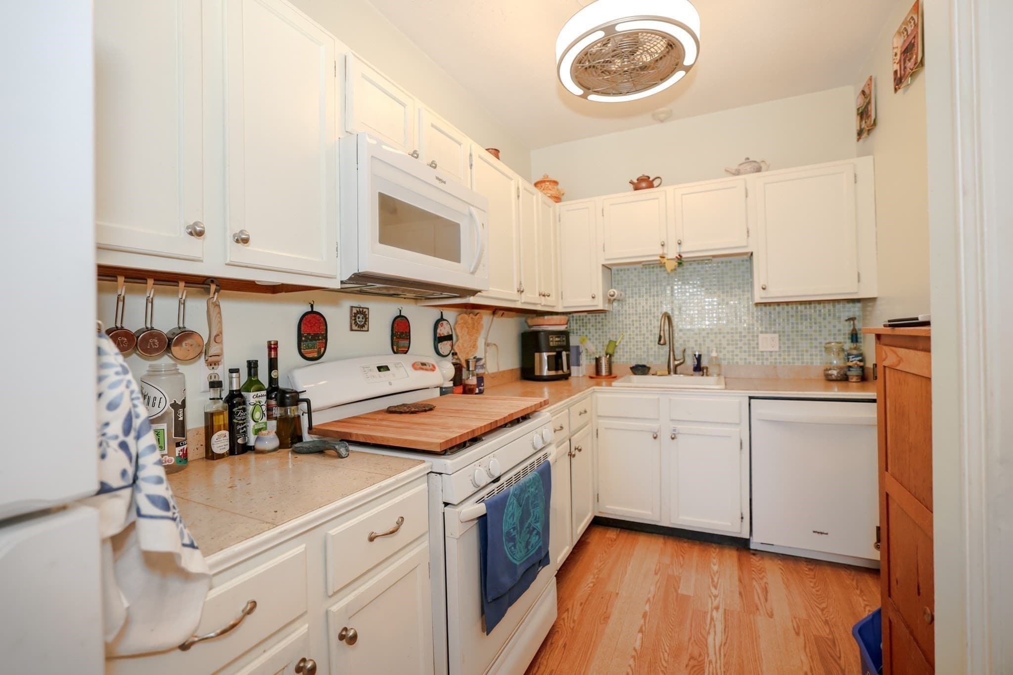 Condominium at 86 Stevens St # B, Lowell MA 01851, Lowell, photo 8 of 31