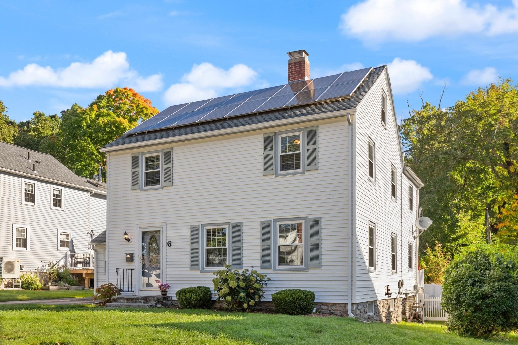 Single Family Residence at 6 Longworth Rd, Worcester MA 01602, Worcester, photo 2 of 39
