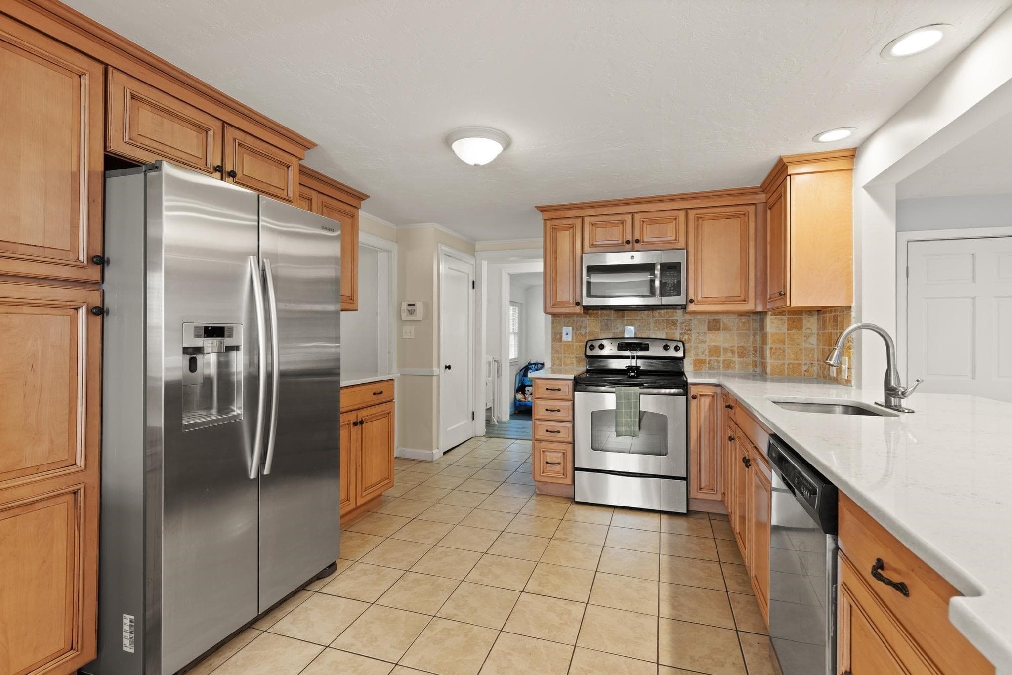 Single Family Residence at 6 Longworth Rd, Worcester MA 01602, Worcester, photo 19 of 39