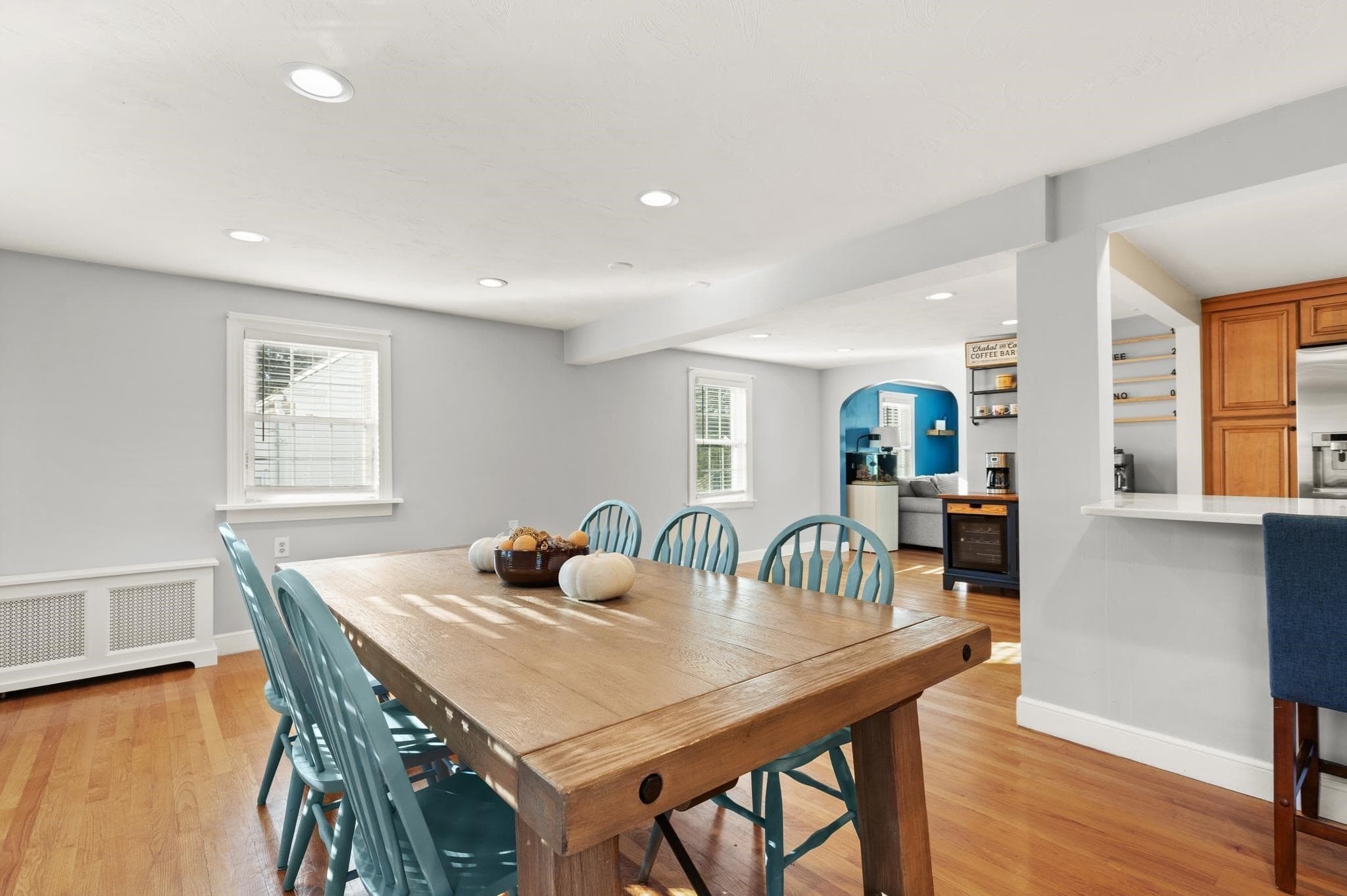 Single Family Residence at 6 Longworth Rd, Worcester MA 01602, Worcester, photo 8 of 39