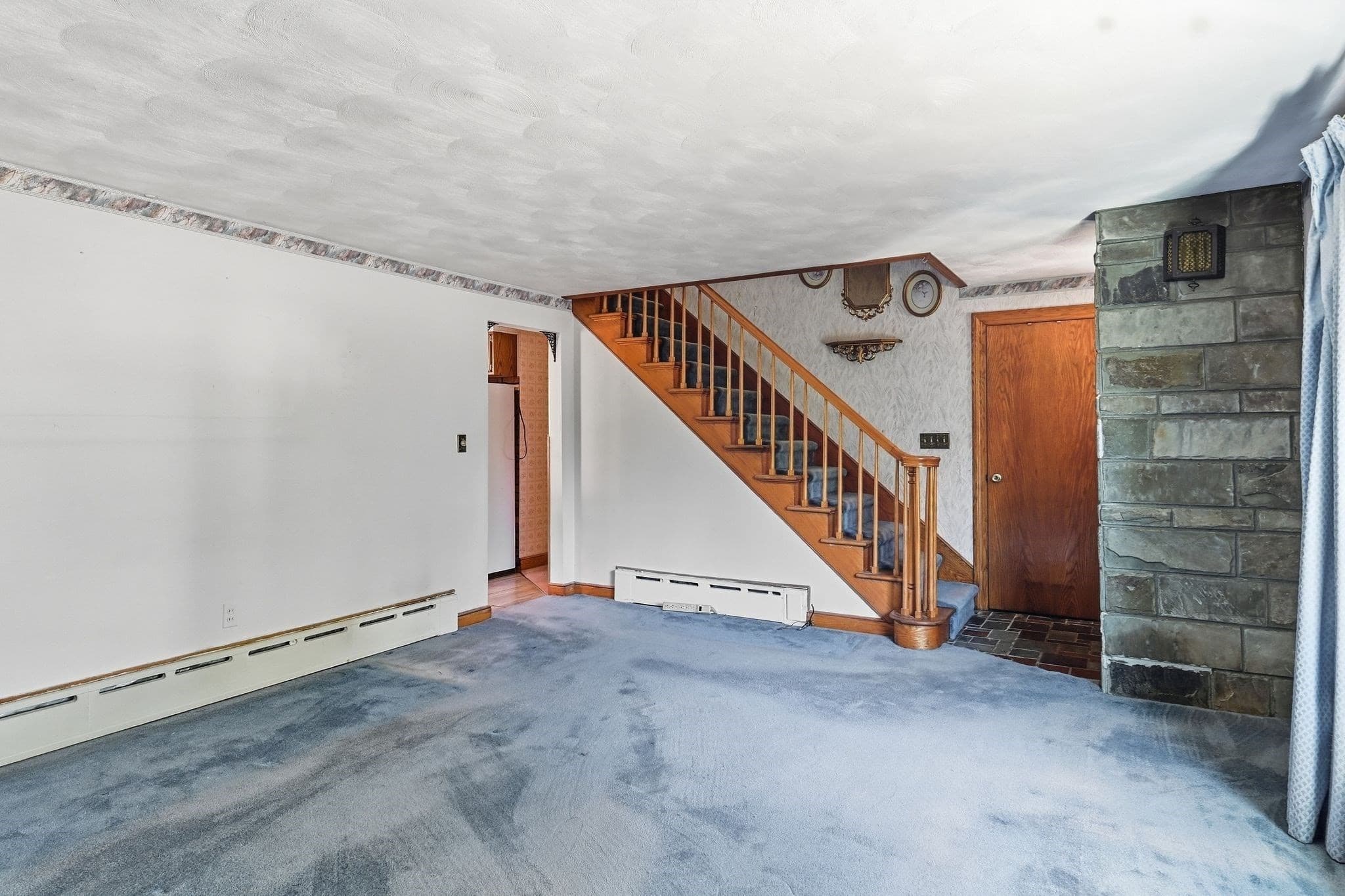 Single Family Residence at 16 Holly Ct, Springfield MA 01151, Springfield, photo 4 of 42