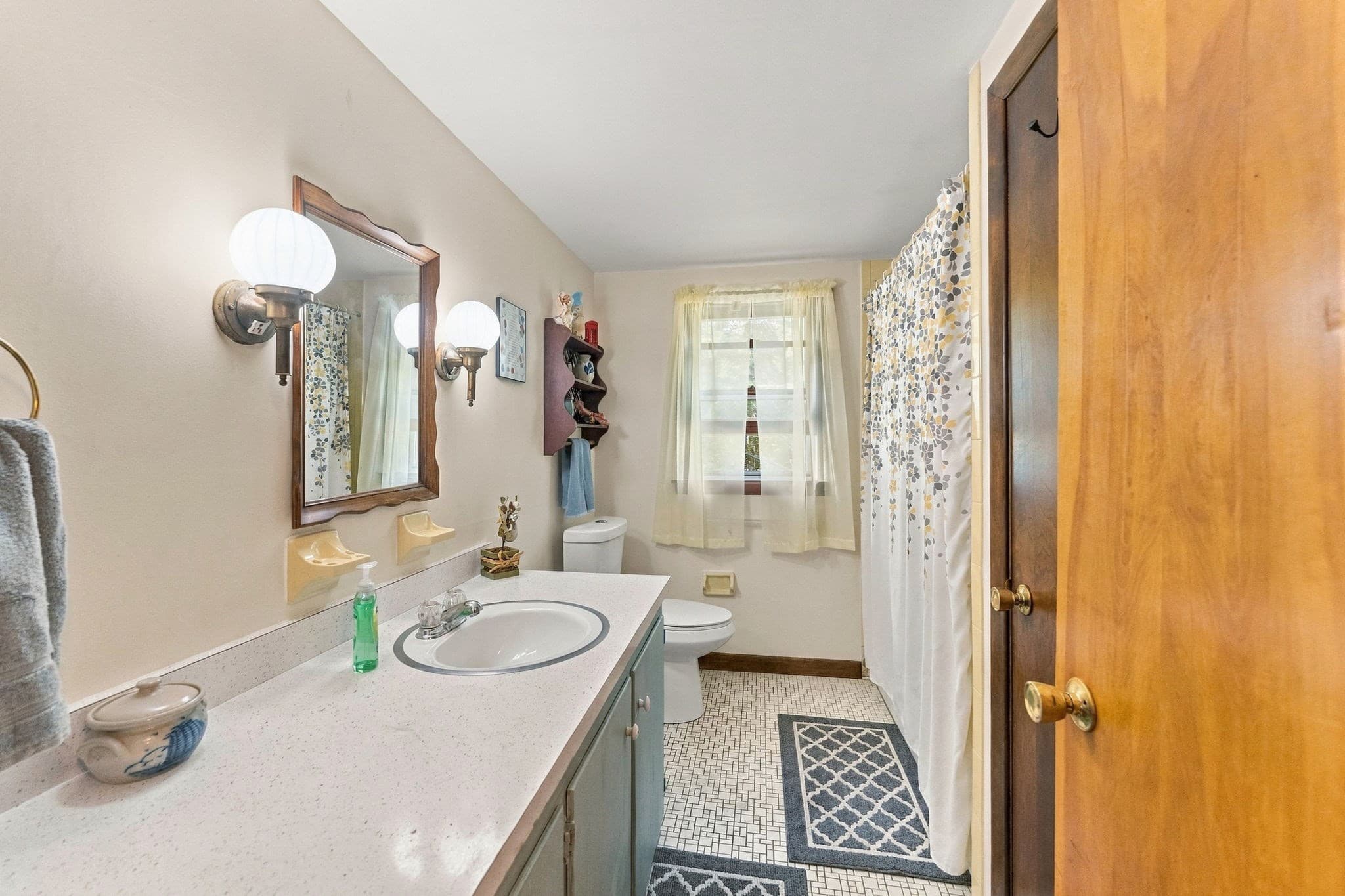 Single Family Residence at 480 Hartford Ave E, Uxbridge MA 01569, Uxbridge, photo 27 of 42