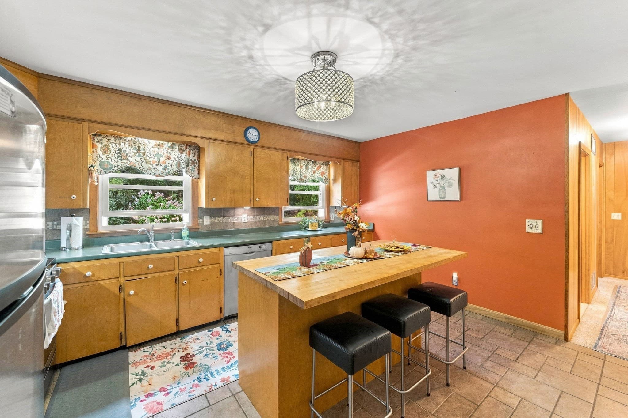 Single Family Residence at 480 Hartford Ave E, Uxbridge MA 01569, Uxbridge, photo 13 of 42