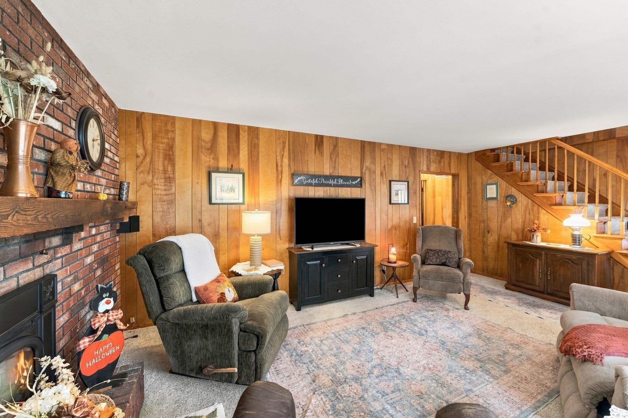 Single Family Residence at 480 Hartford Ave E, Uxbridge MA 01569, Uxbridge, photo 9 of 42