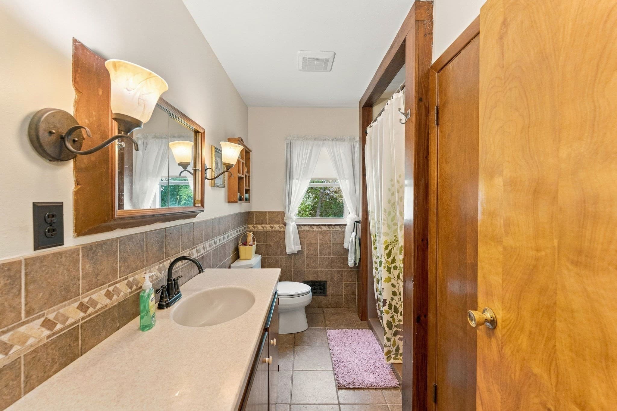 Single Family Residence at 480 Hartford Ave E, Uxbridge MA 01569, Uxbridge, photo 19 of 42