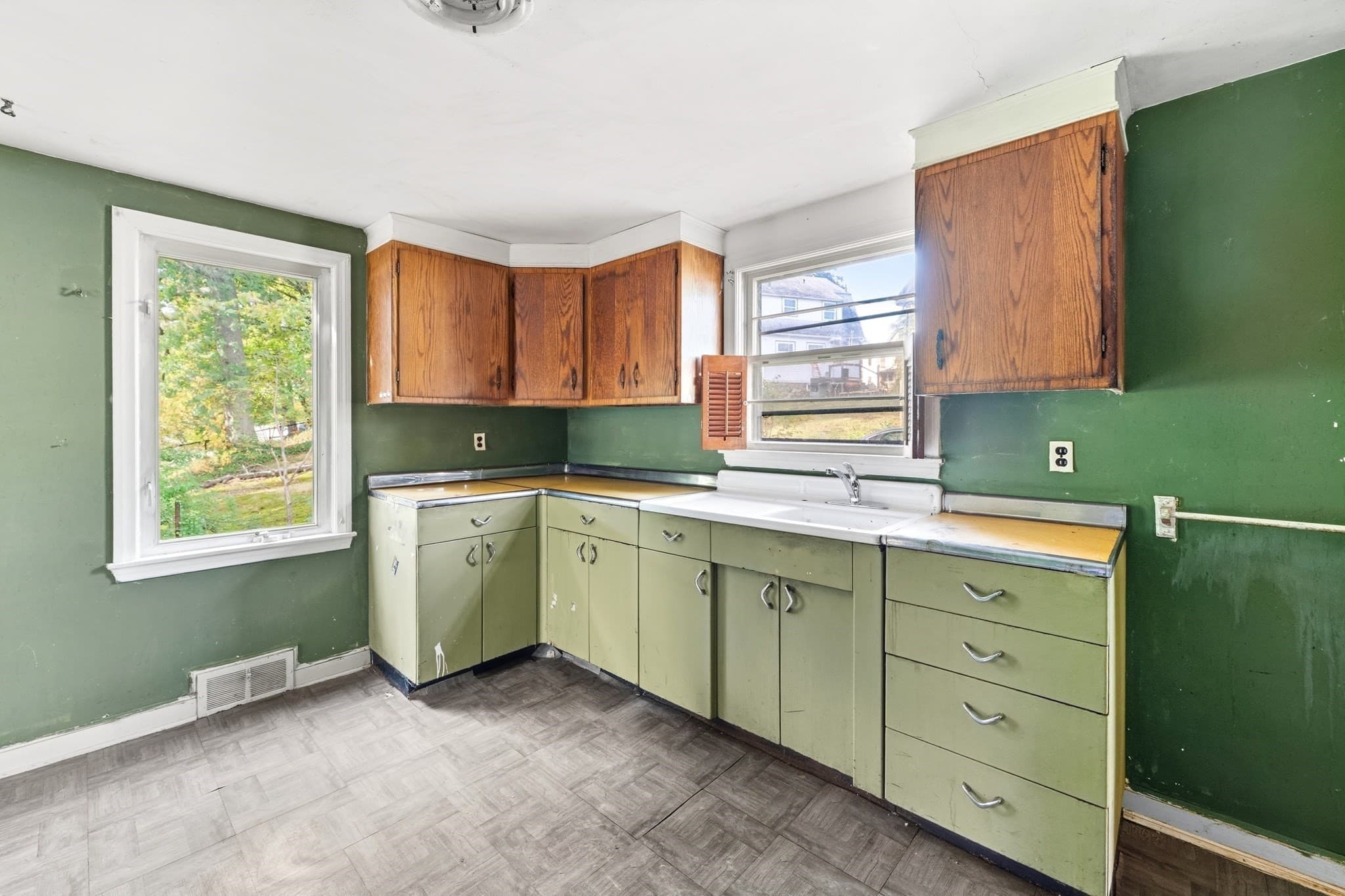 Single Family Residence at 19 Water Terrace, Marlborough MA 01752, Marlborough, photo 9 of 23